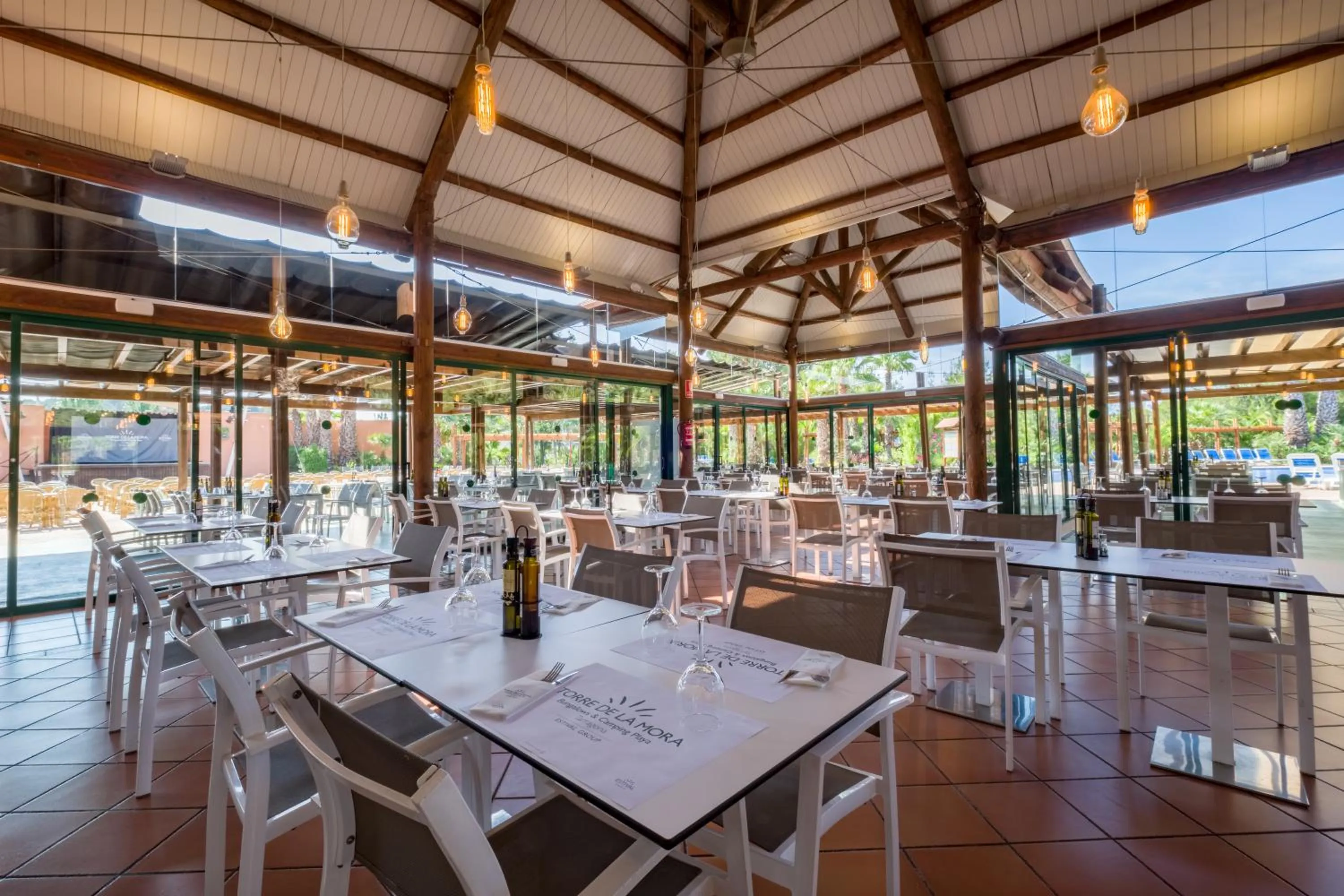Restaurant/places to eat in Camping Estival Torre de la Mora