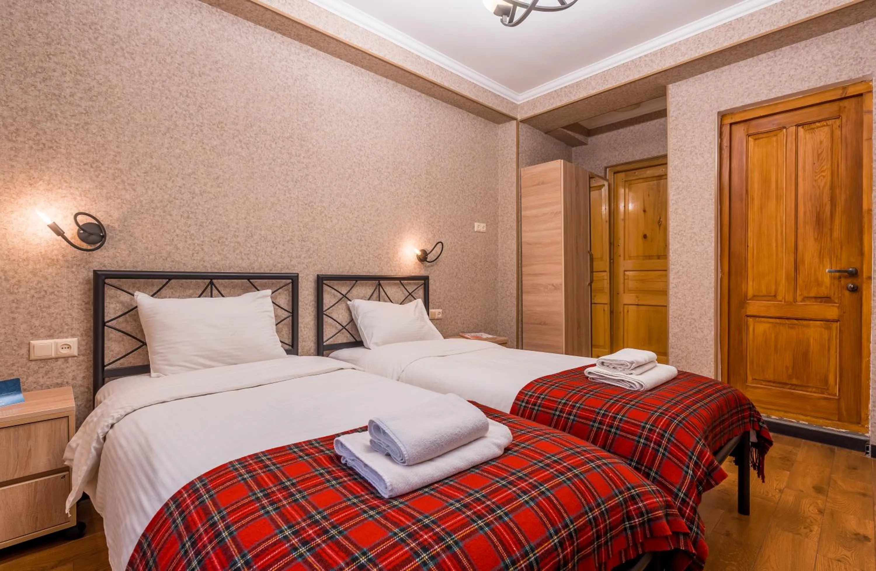 Photo of the whole room in Hotel at Gomi 19