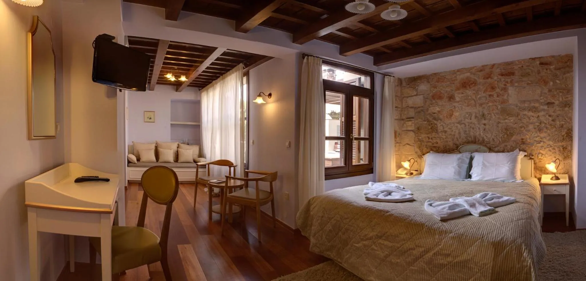 Photo of the whole room, Bed in Palazzo Duca