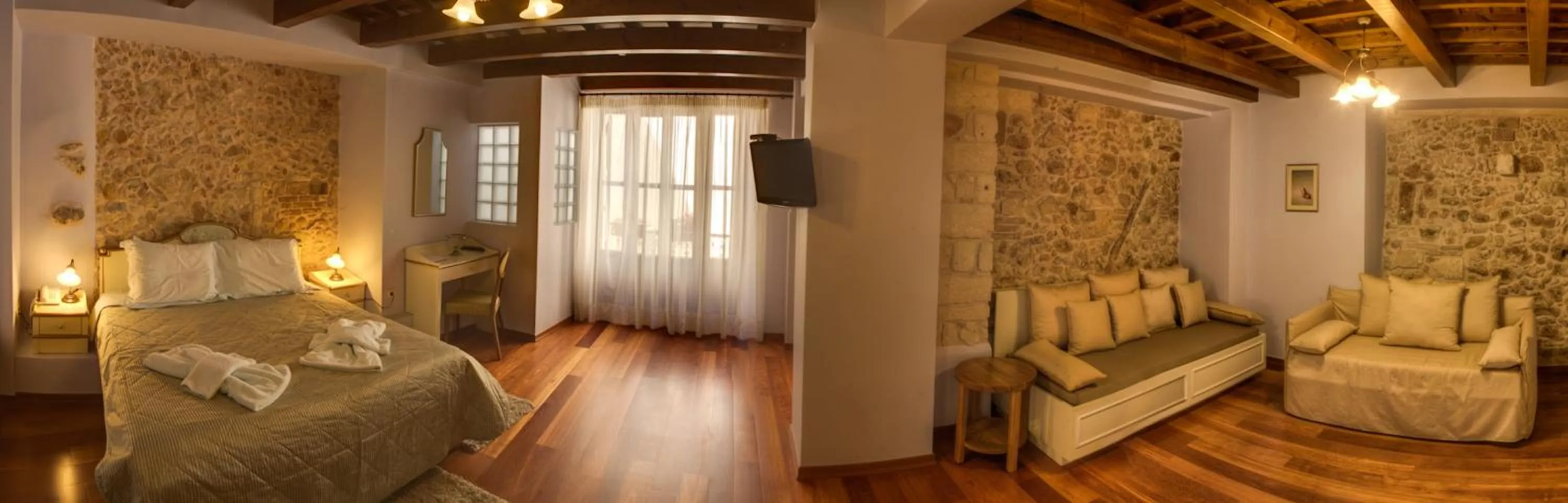 Photo of the whole room, Bed in Palazzo Duca