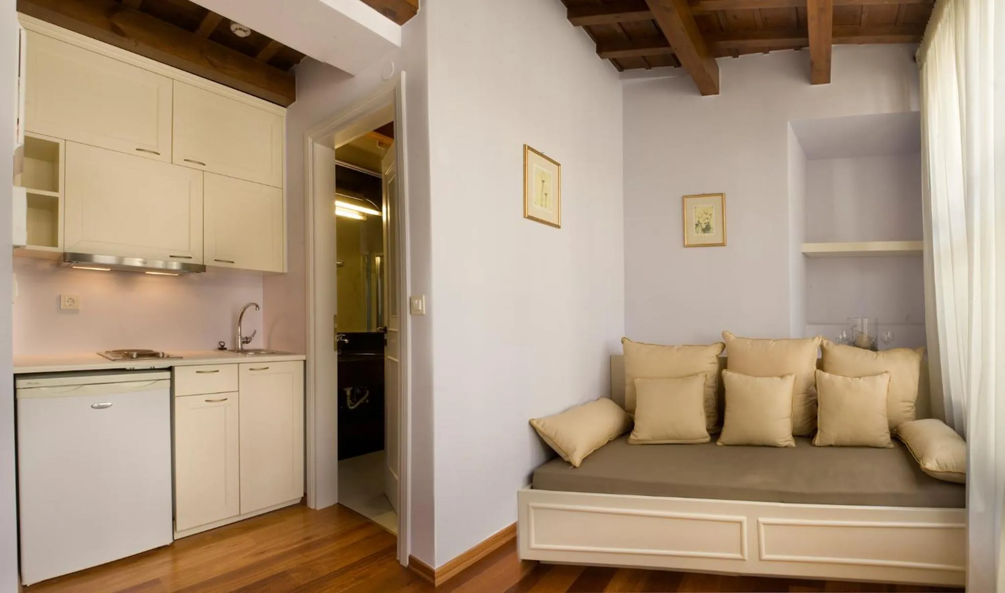 Photo of the whole room in Palazzo Duca