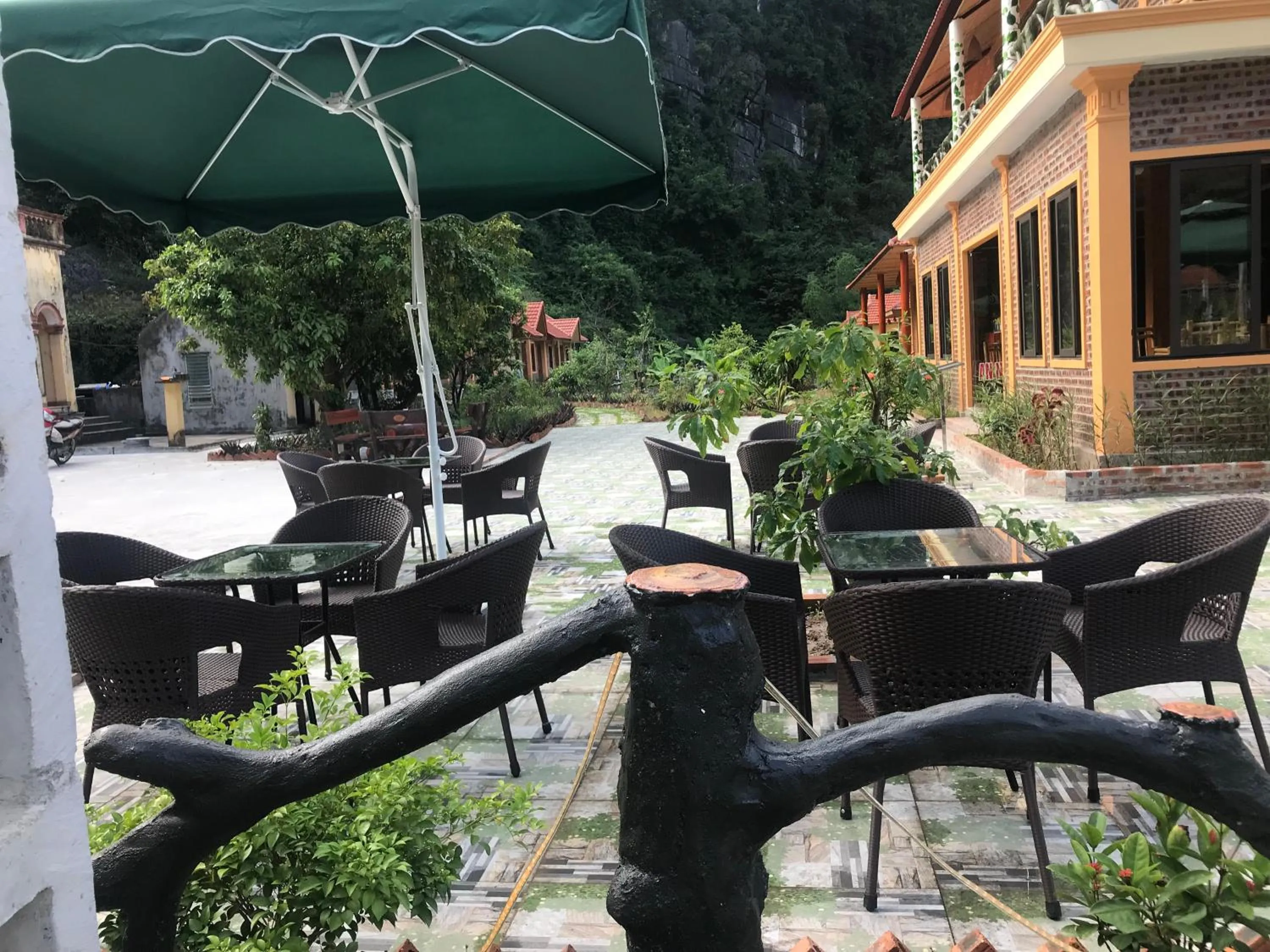 Patio in An Ngoc Tam Coc Bungalow