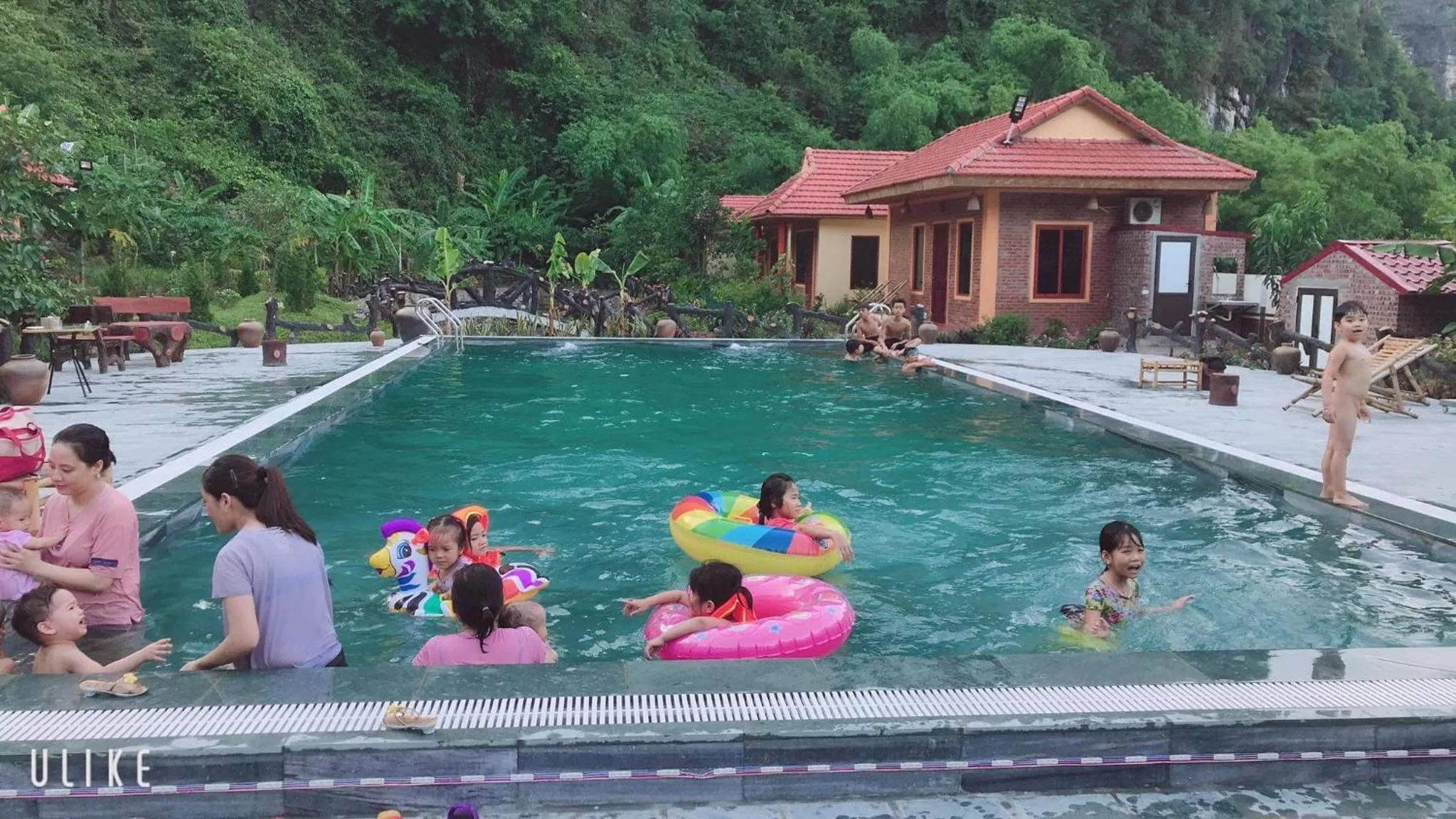 Garden view in An Ngoc Tam Coc Bungalow