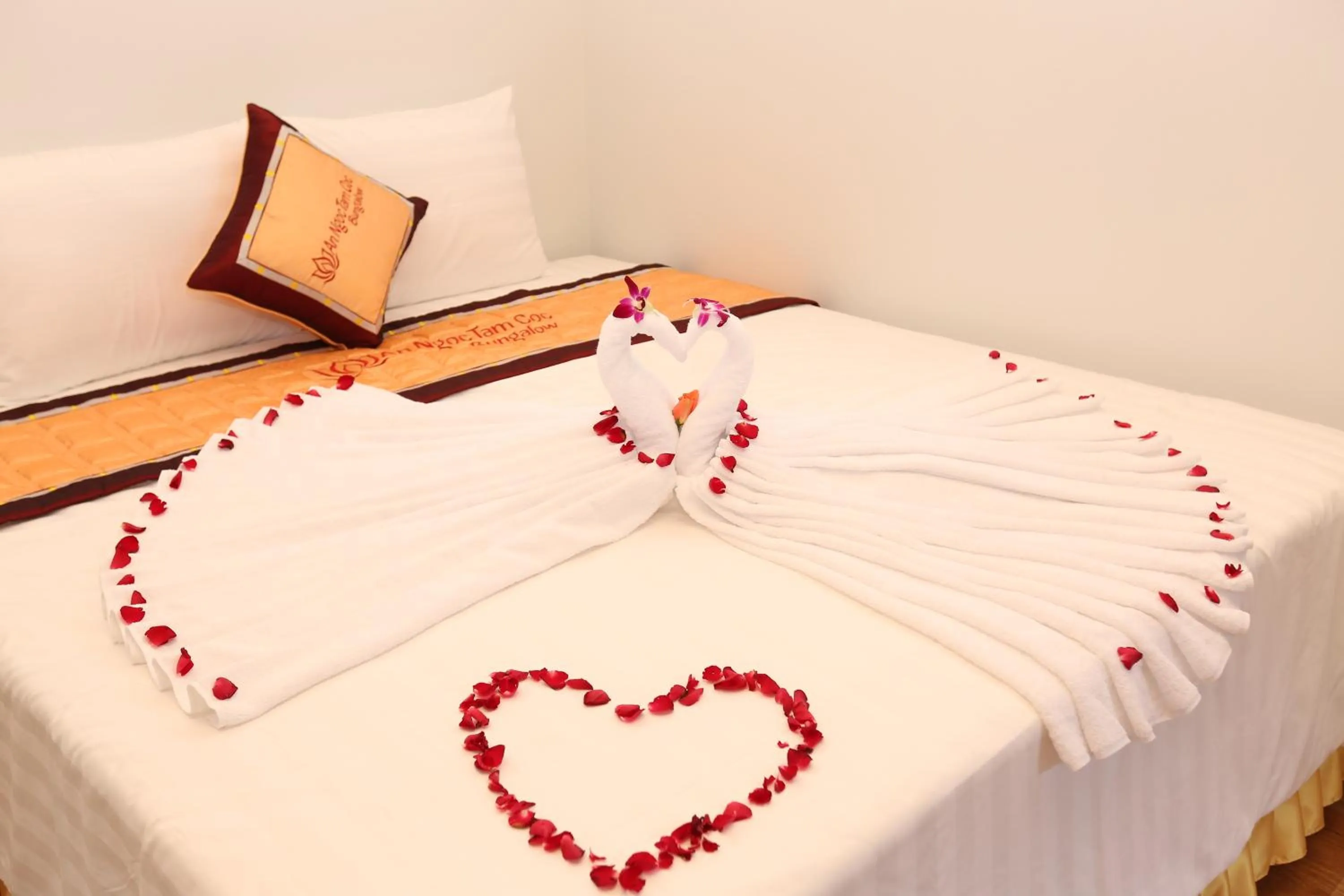 Bed in An Ngoc Tam Coc Bungalow