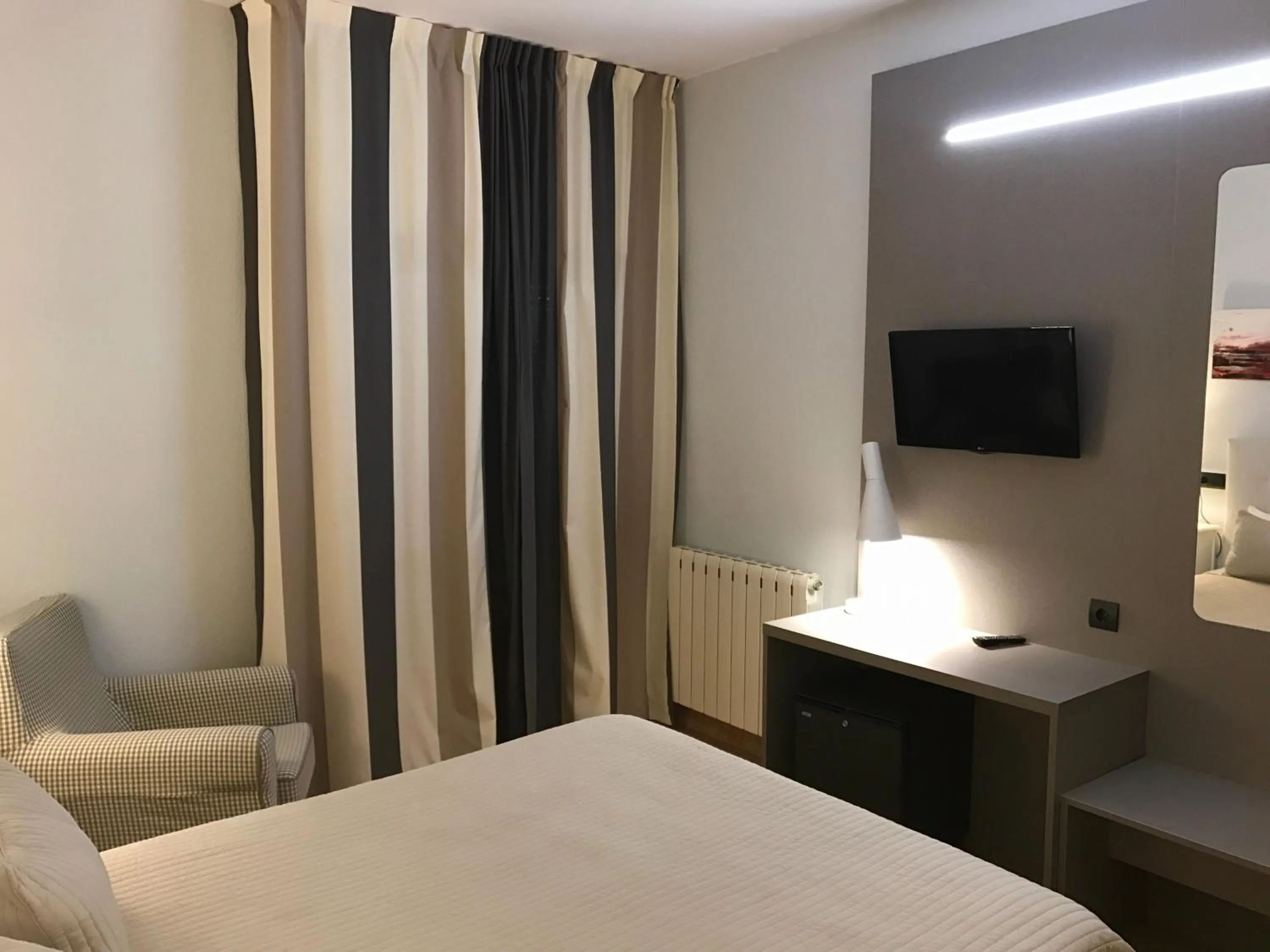 Bedroom, Bed in Hotel Valjunco