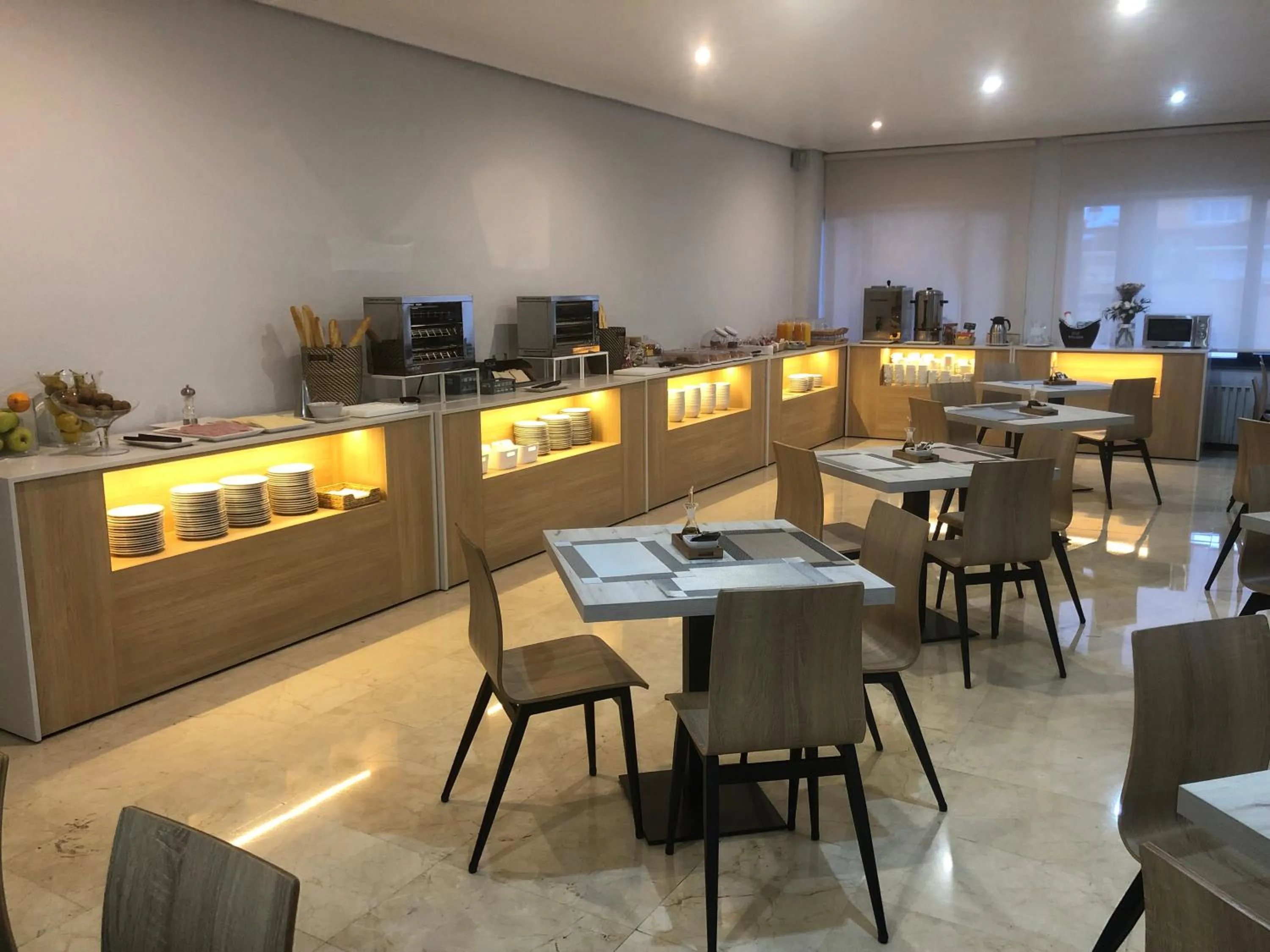 Restaurant/places to eat in Hotel Valjunco