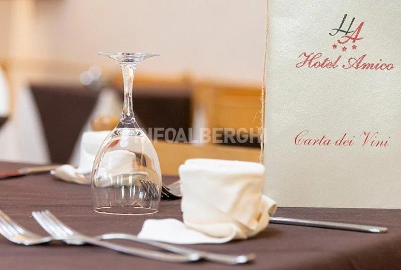 Restaurant/places to eat in Hotel Amico