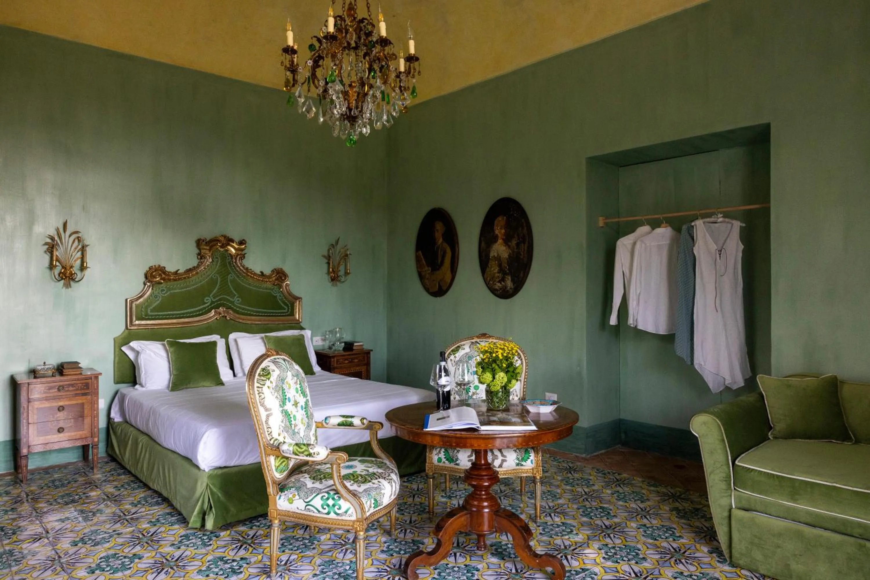 Photo of the whole room, Bed in Villa De Cillis Carafa