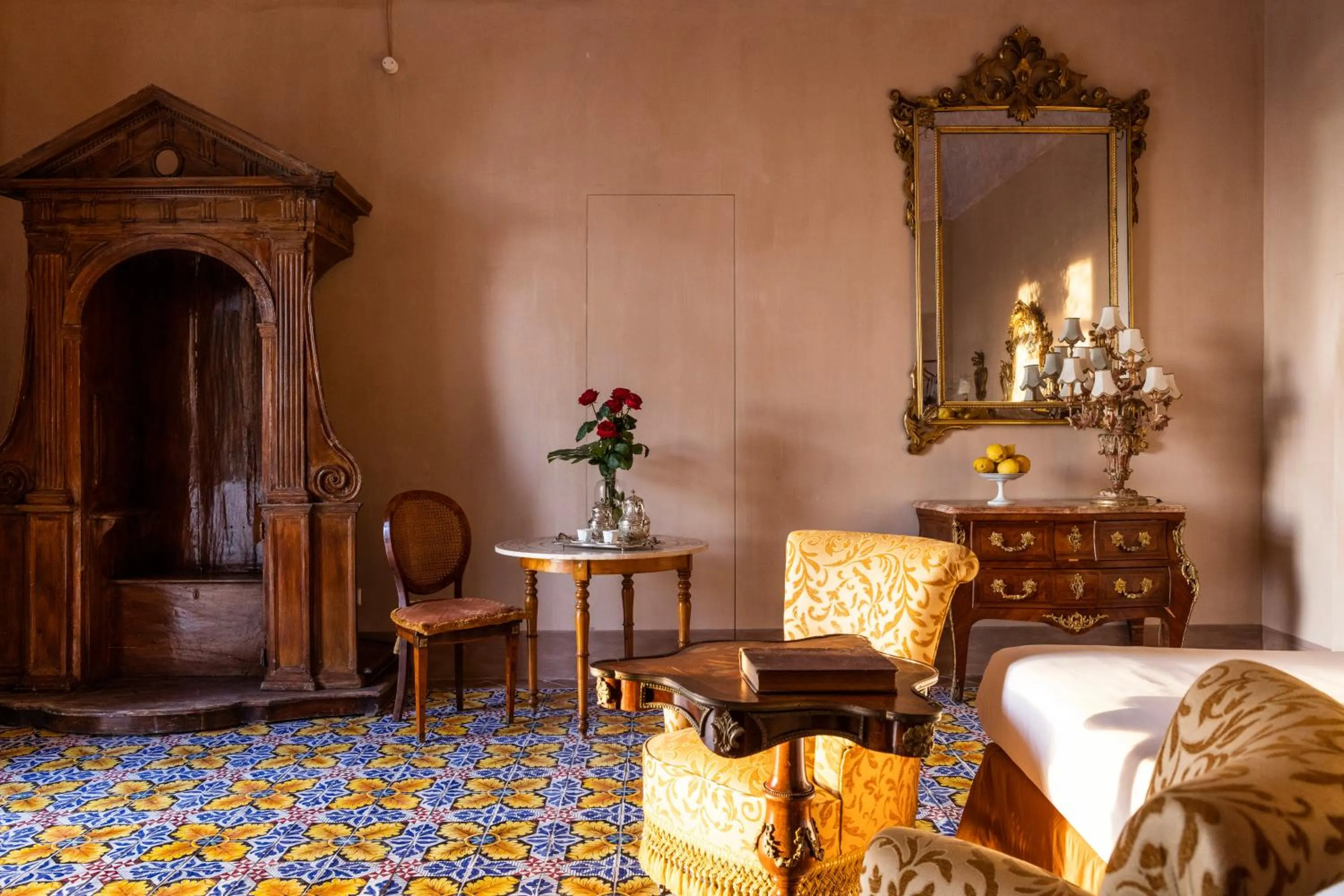 Living room, Bed in Villa De Cillis Carafa