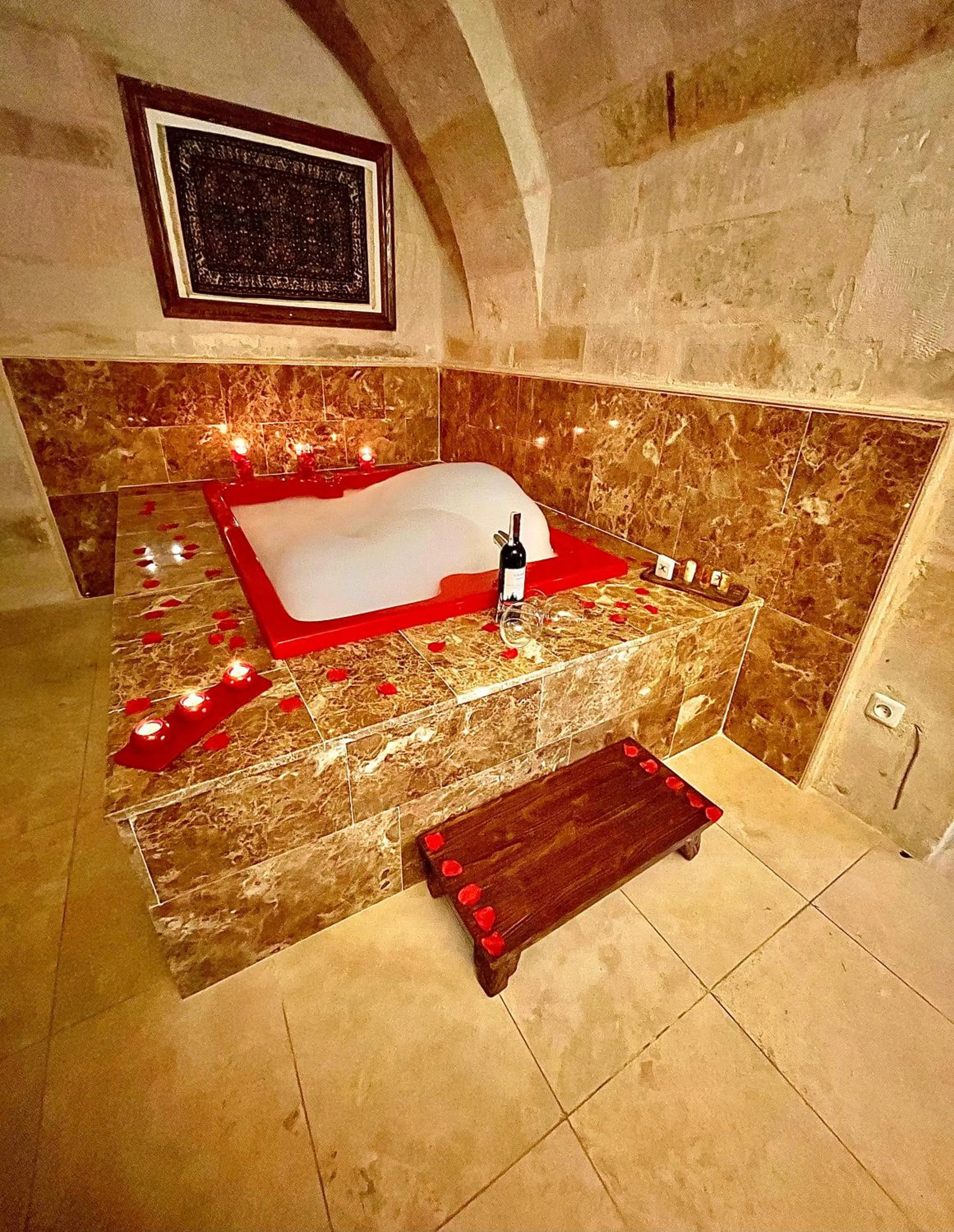 Hot Tub in Doors Of Cappadocia Special Cave Hotel