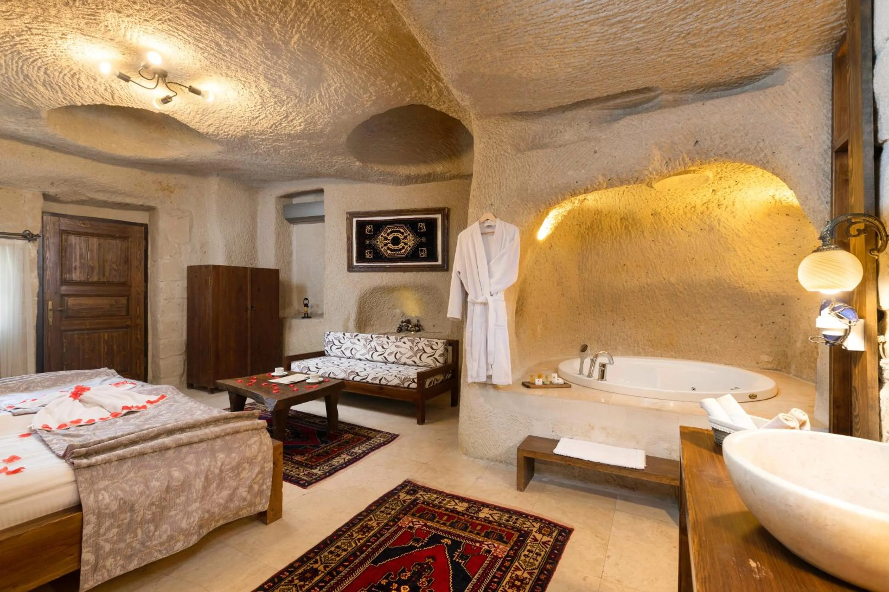 Massage, Bed in Doors Of Cappadocia Special Cave Hotel