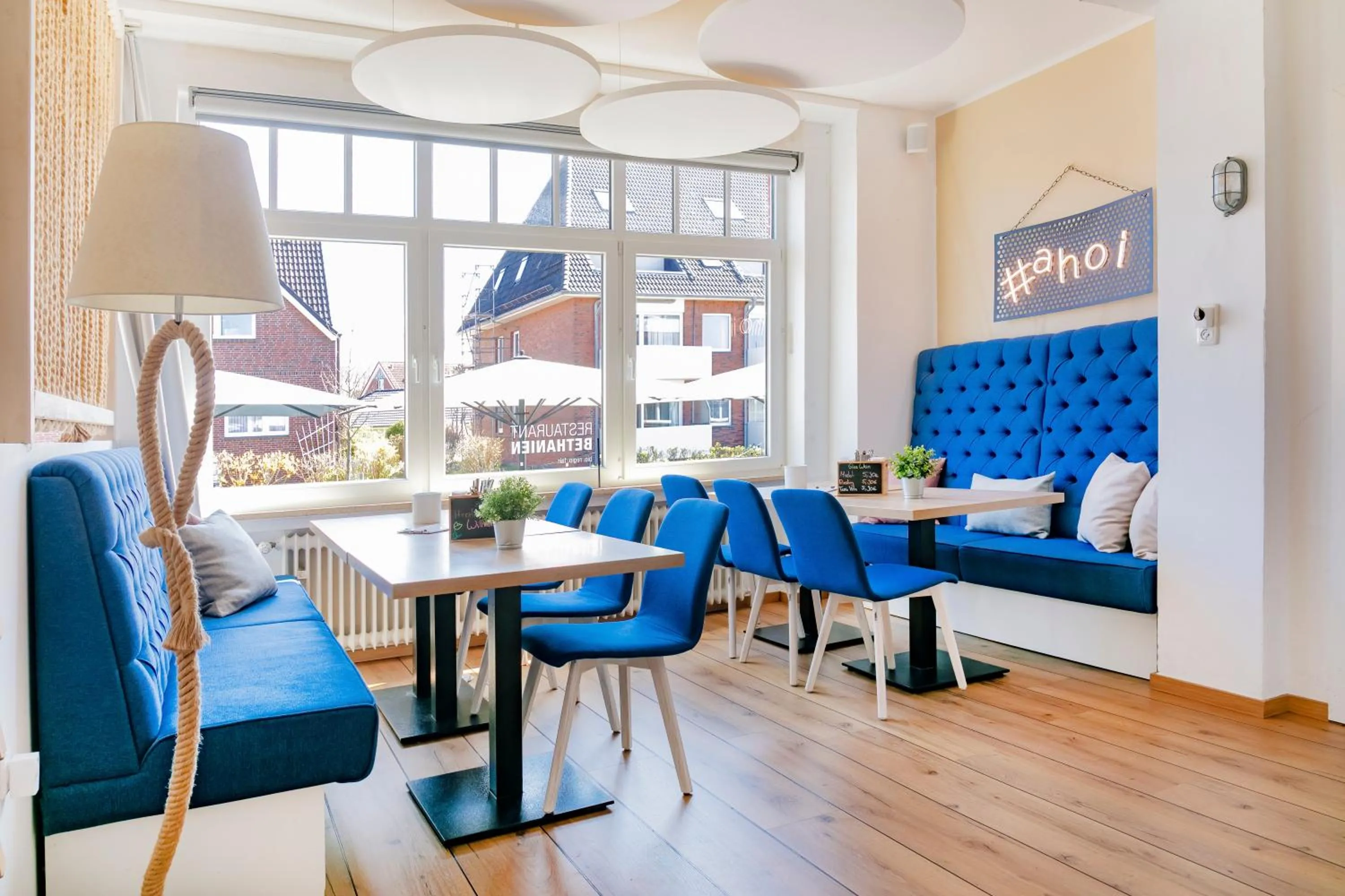 Restaurant/places to eat in Hotel Bethanien