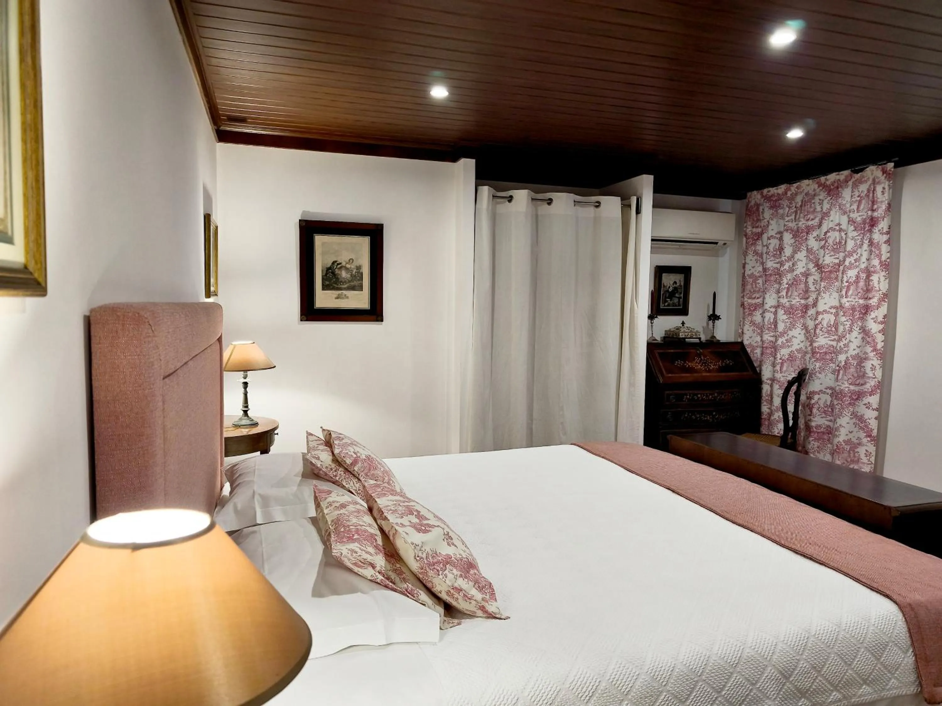 View (from property/room), Bed in Casa de Santa Ana da Beira