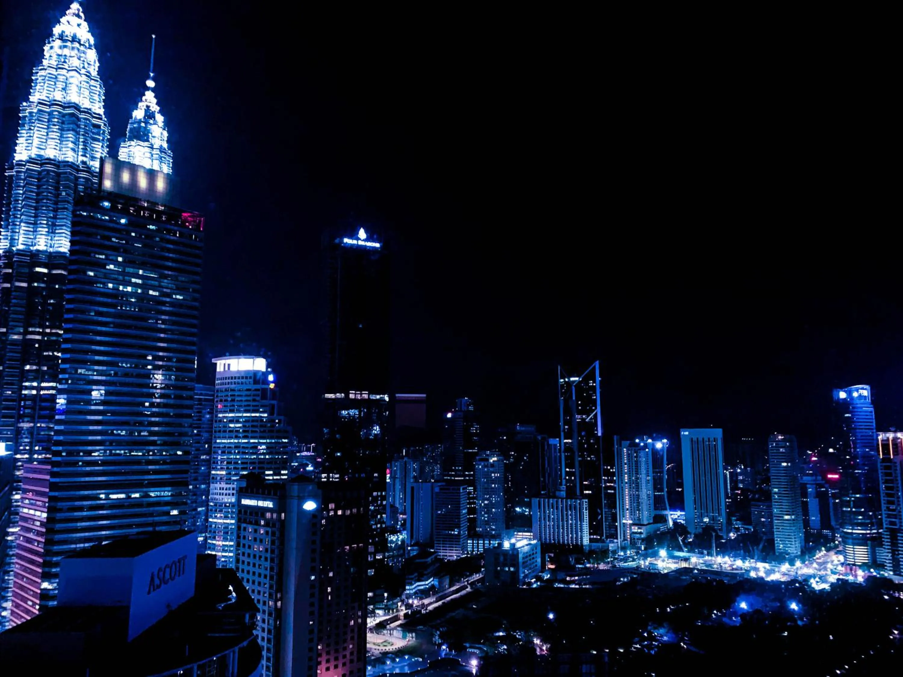 Night in Soho Suites KLCC by Alucard's Cat