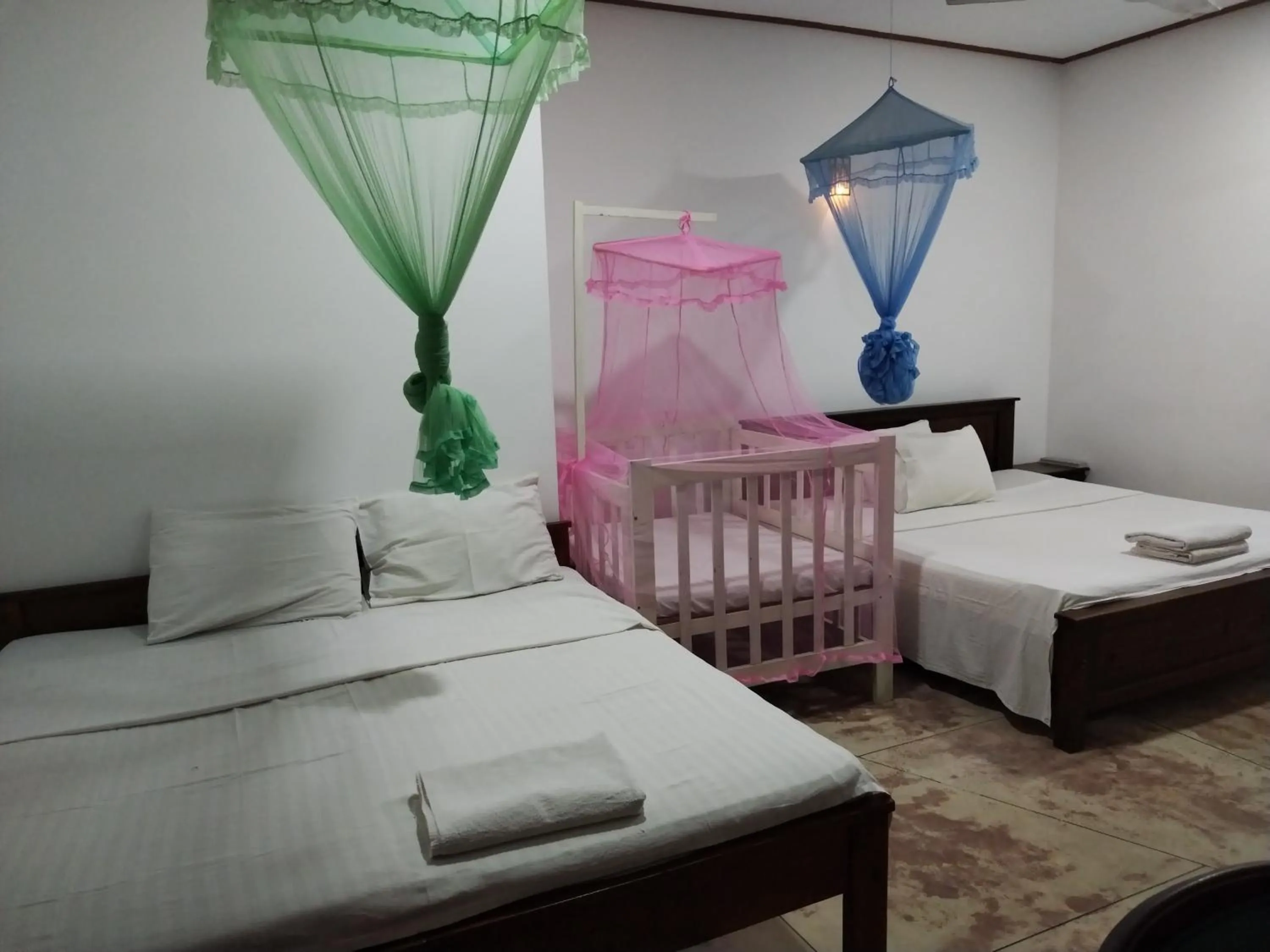 Bed in Ocean Gate Negombo