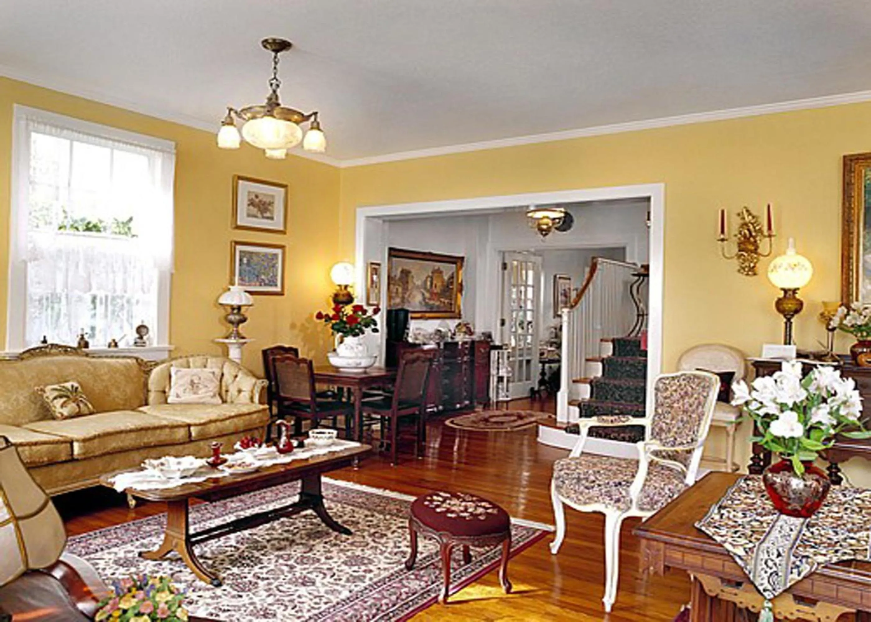 Communal lounge/ TV room in Sabal Palm House Bed and Breakfast