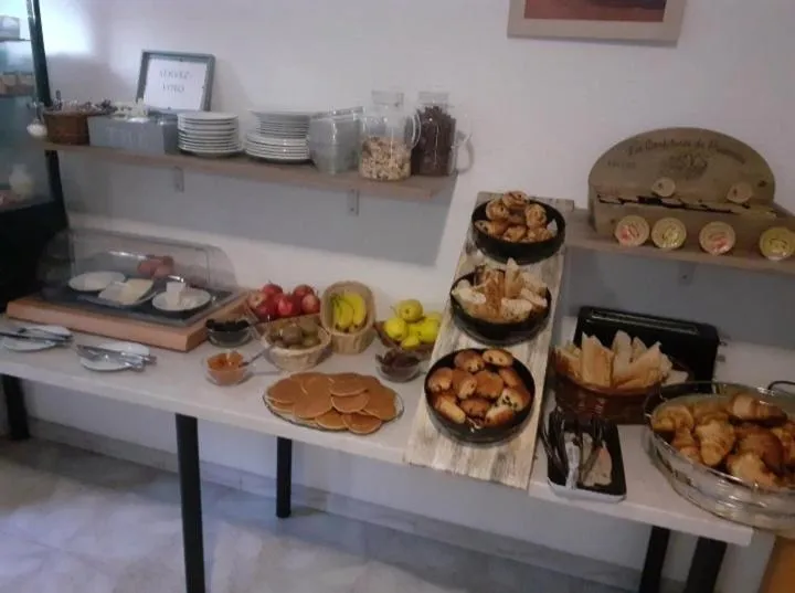 Breakfast in Hôtel Les Alizés