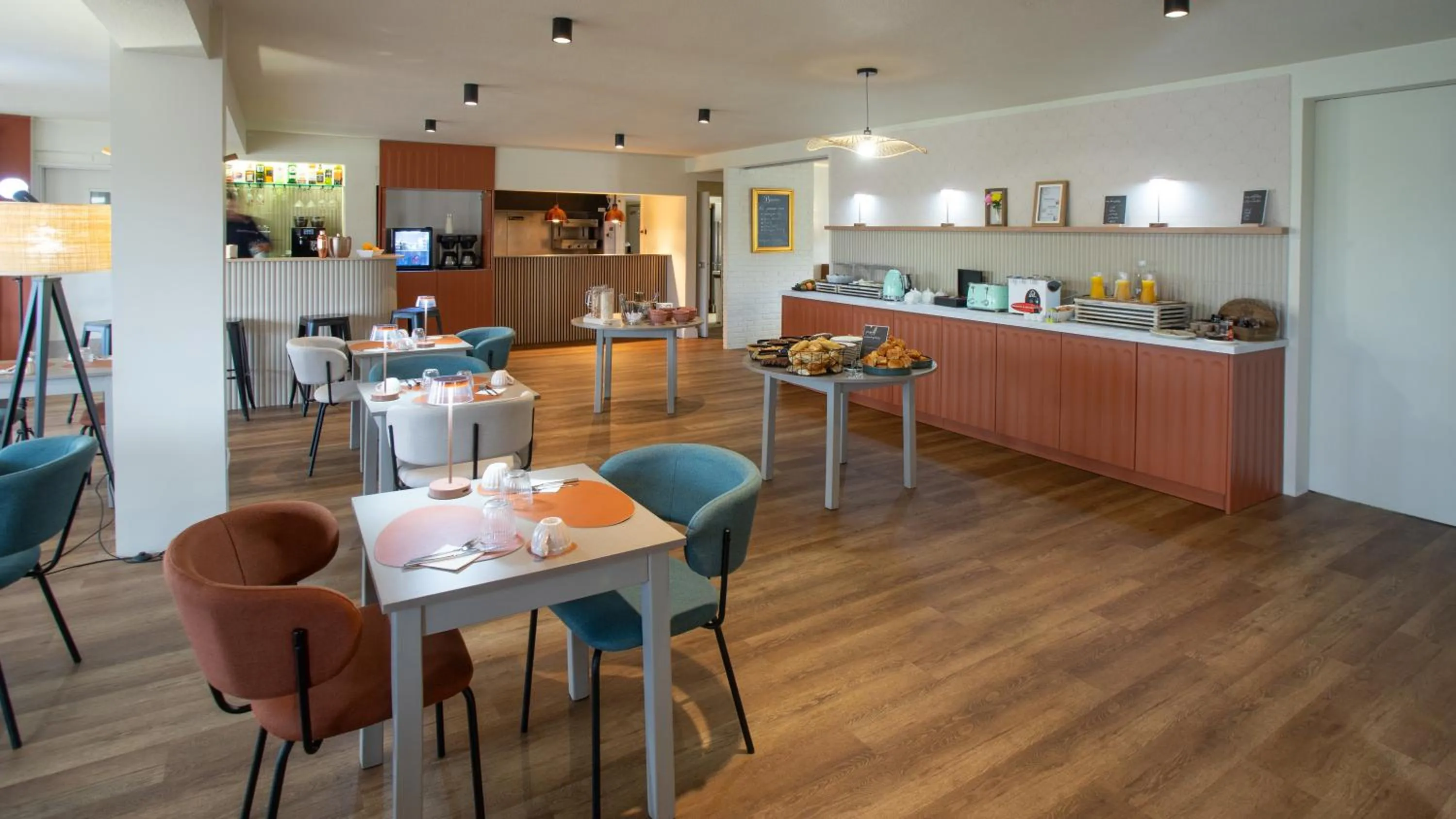 Buffet breakfast in Hôtel Nell - Axelle - Maison Tassoni