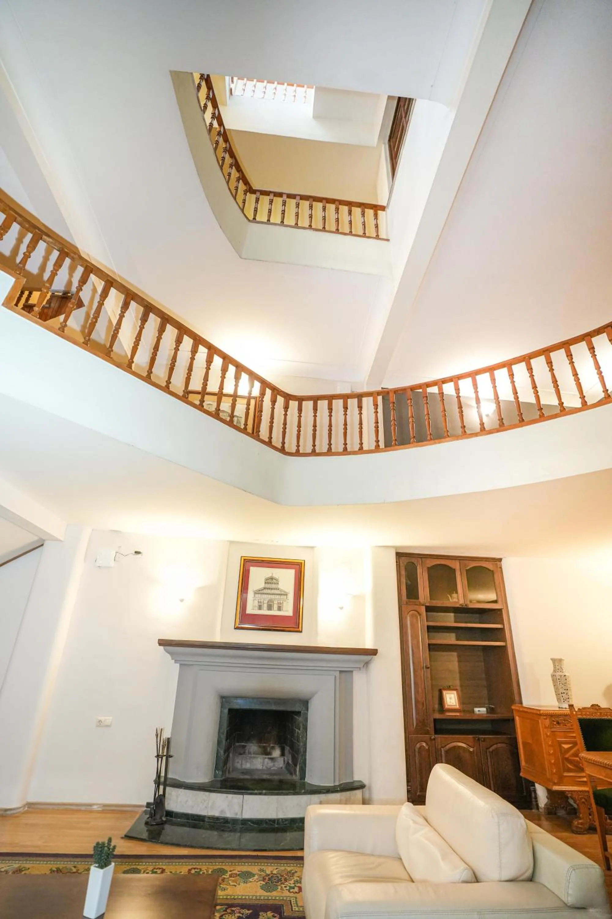 Living room in Beaumonde Hotel Tbilisi