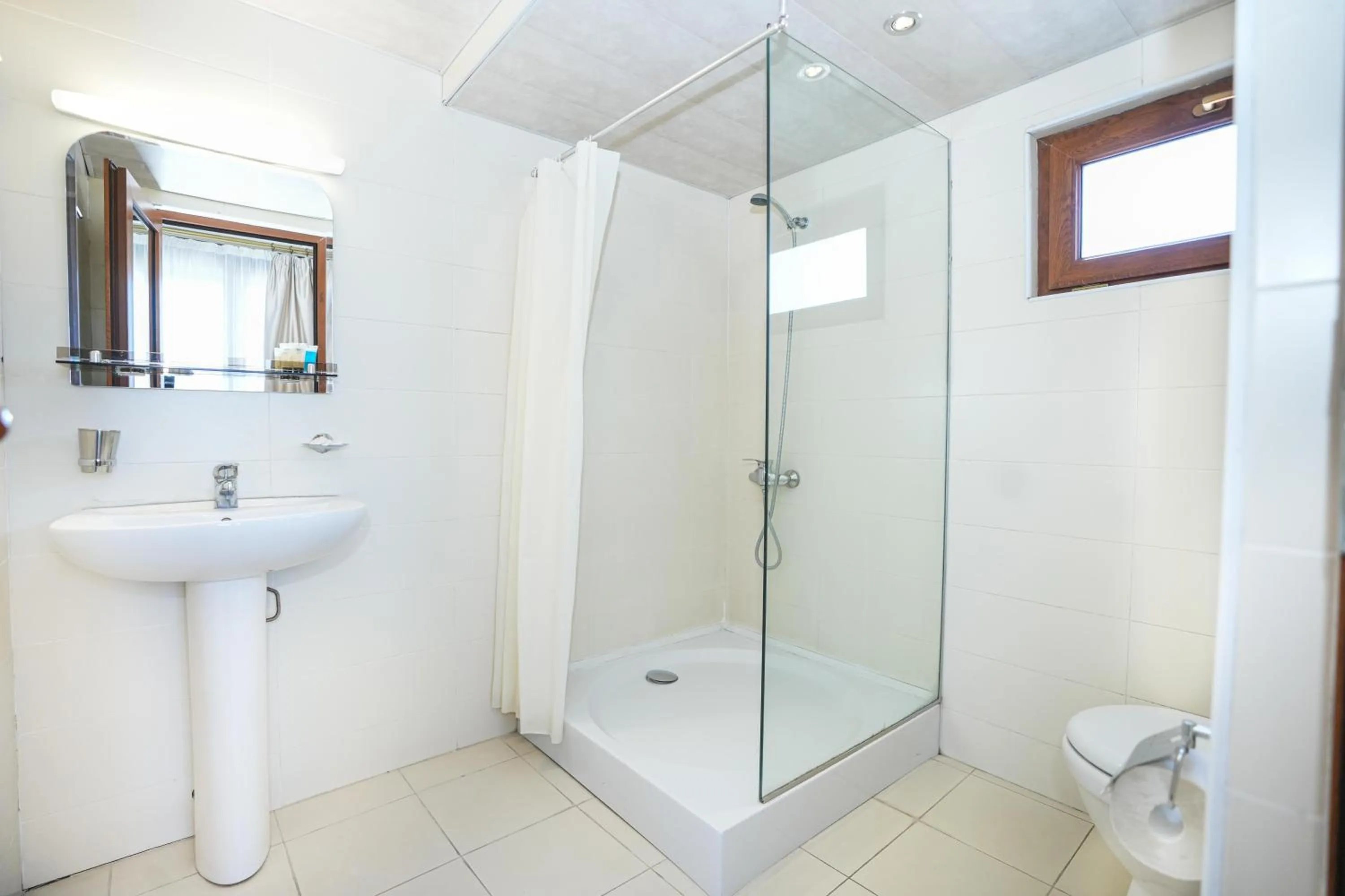 Shower in Beaumonde Hotel Tbilisi