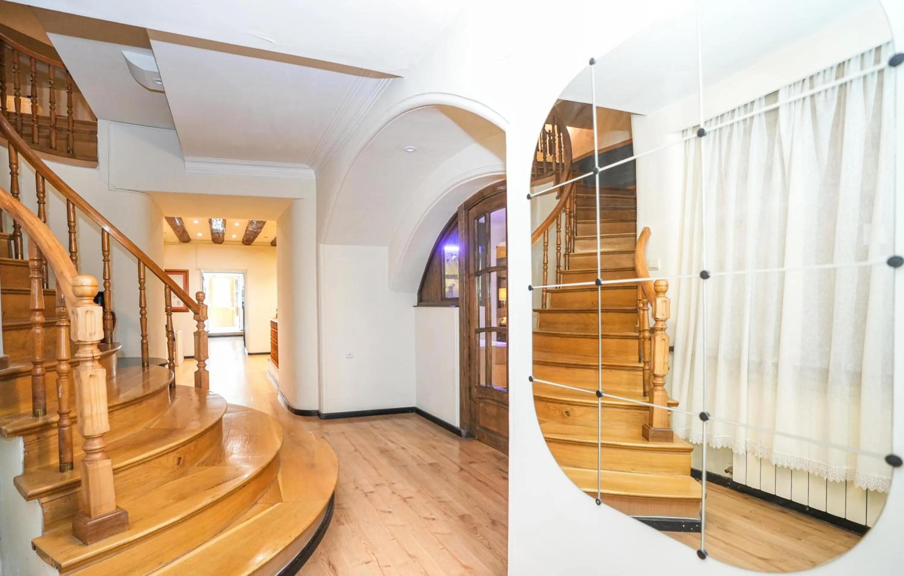 locker in Beaumonde Hotel Tbilisi