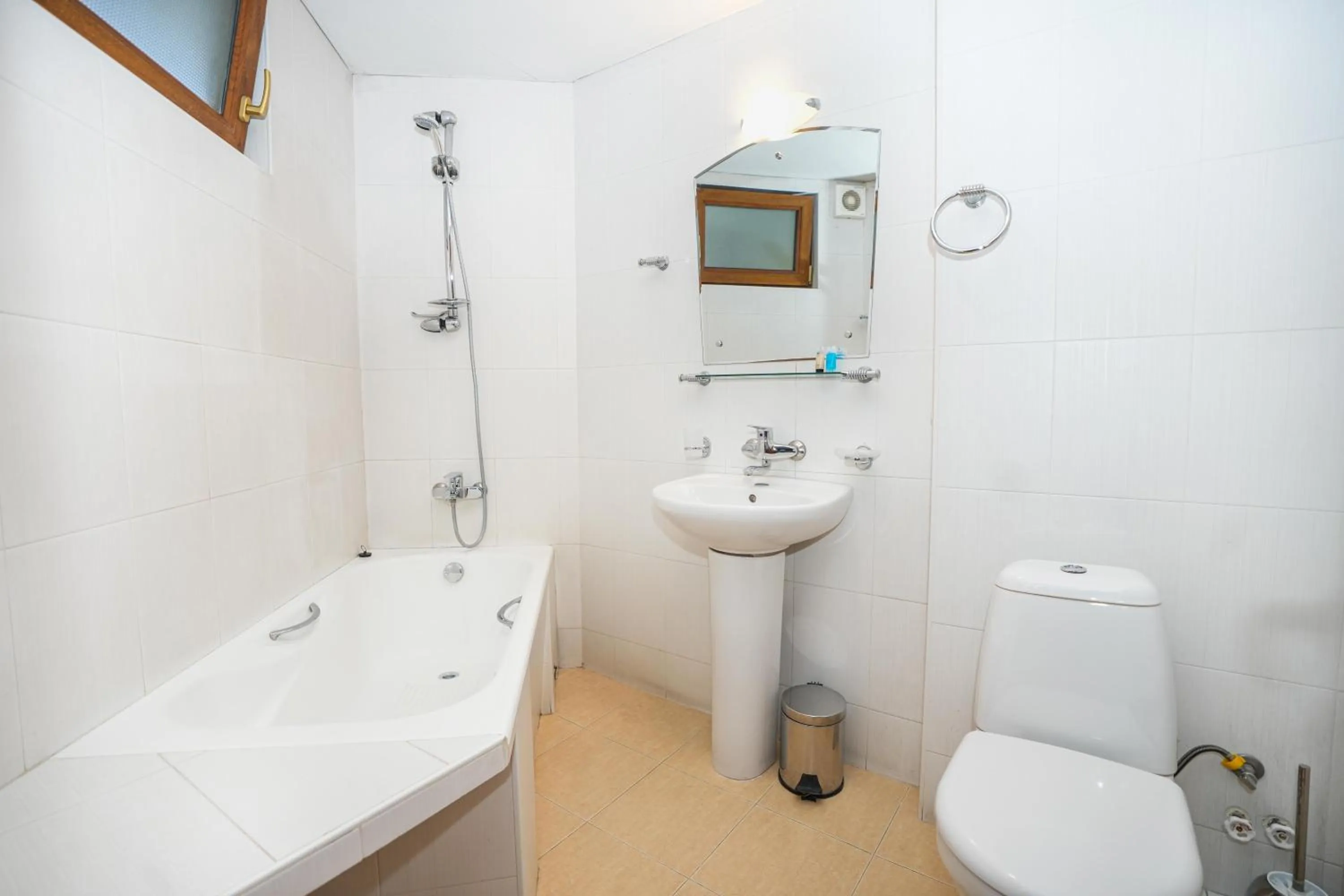 Shower in Beaumonde Hotel Tbilisi