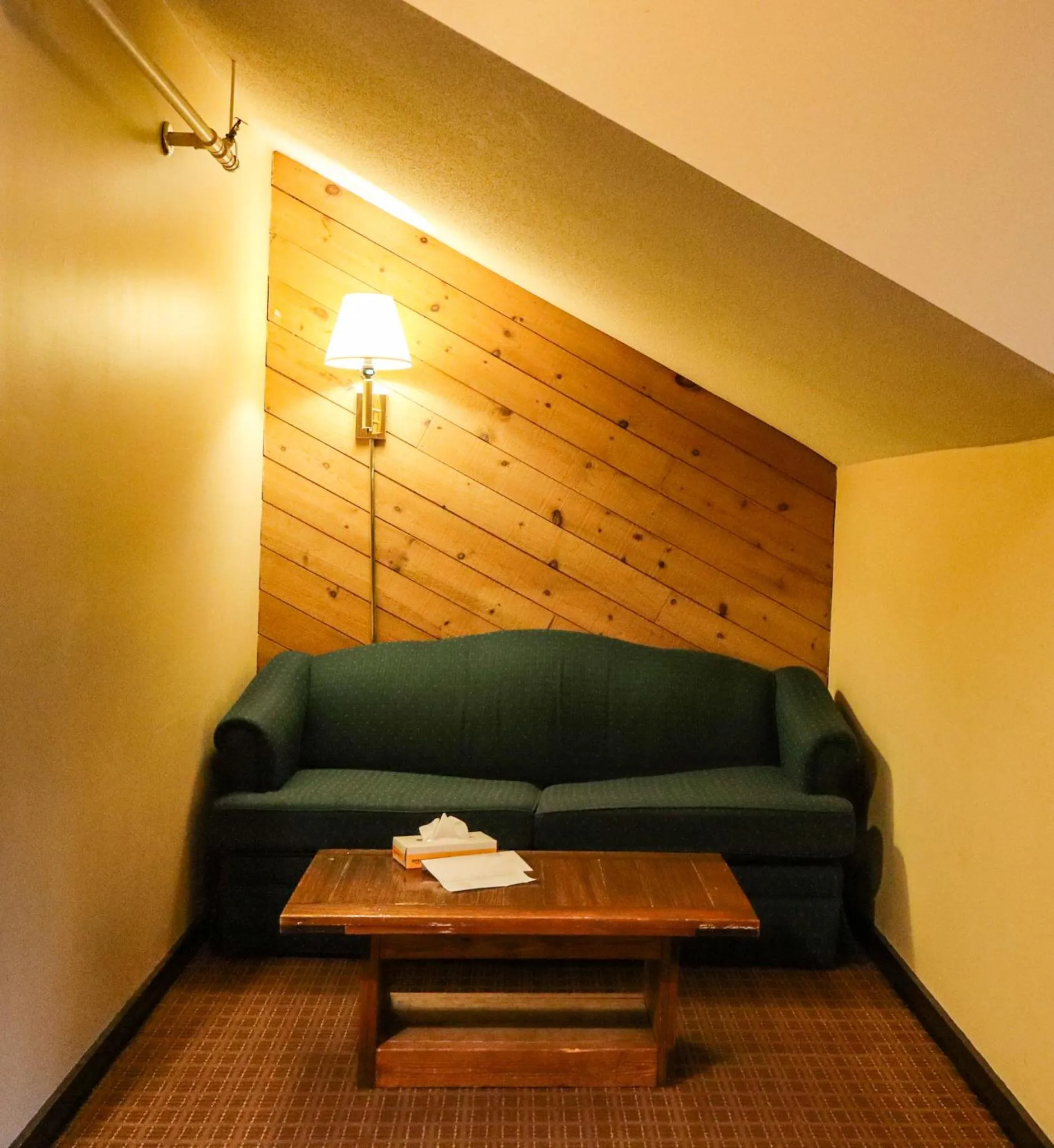 Living room in Snowy Owl Inn