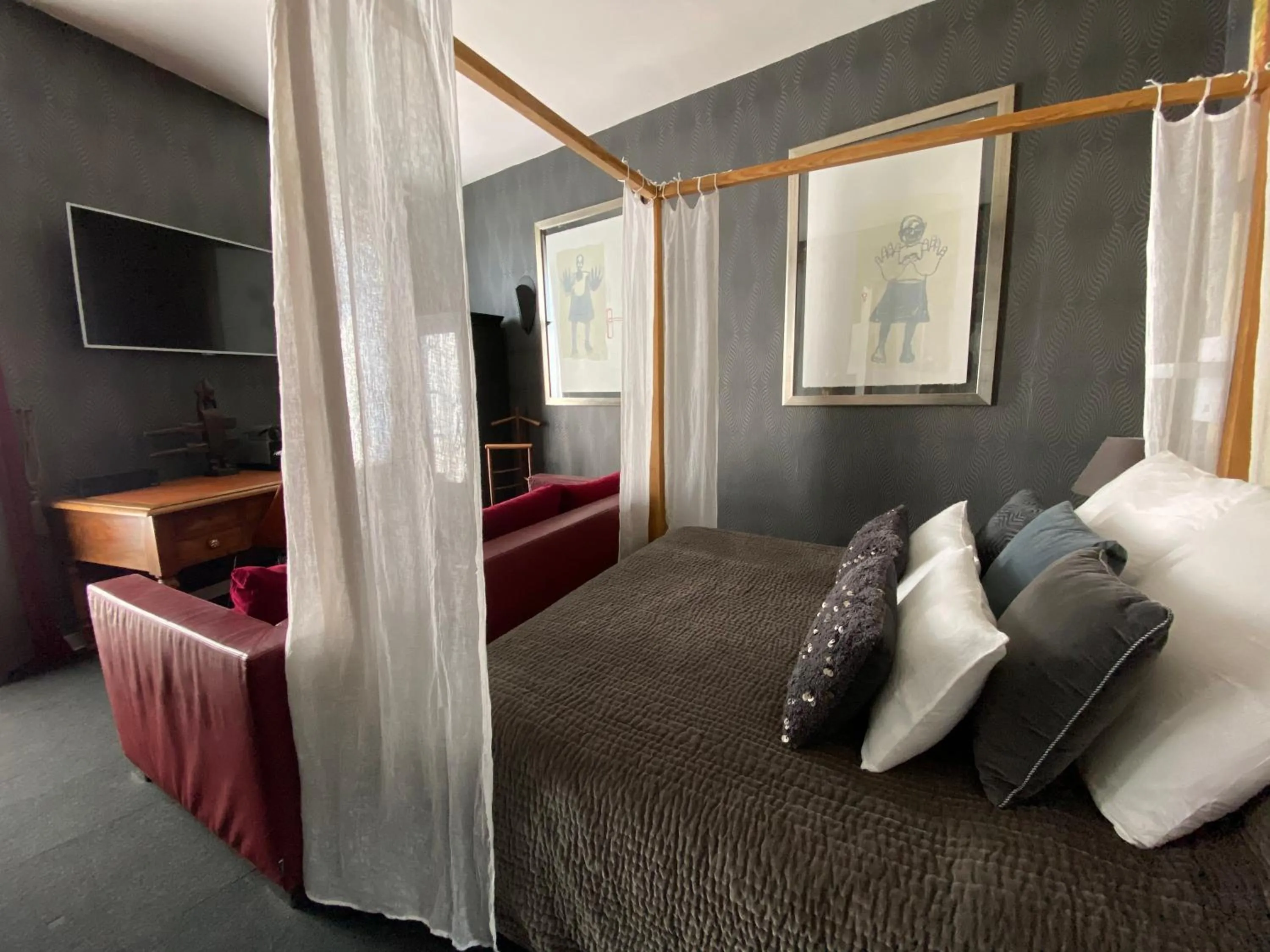 Bed in LA BELLÊME BLEUE