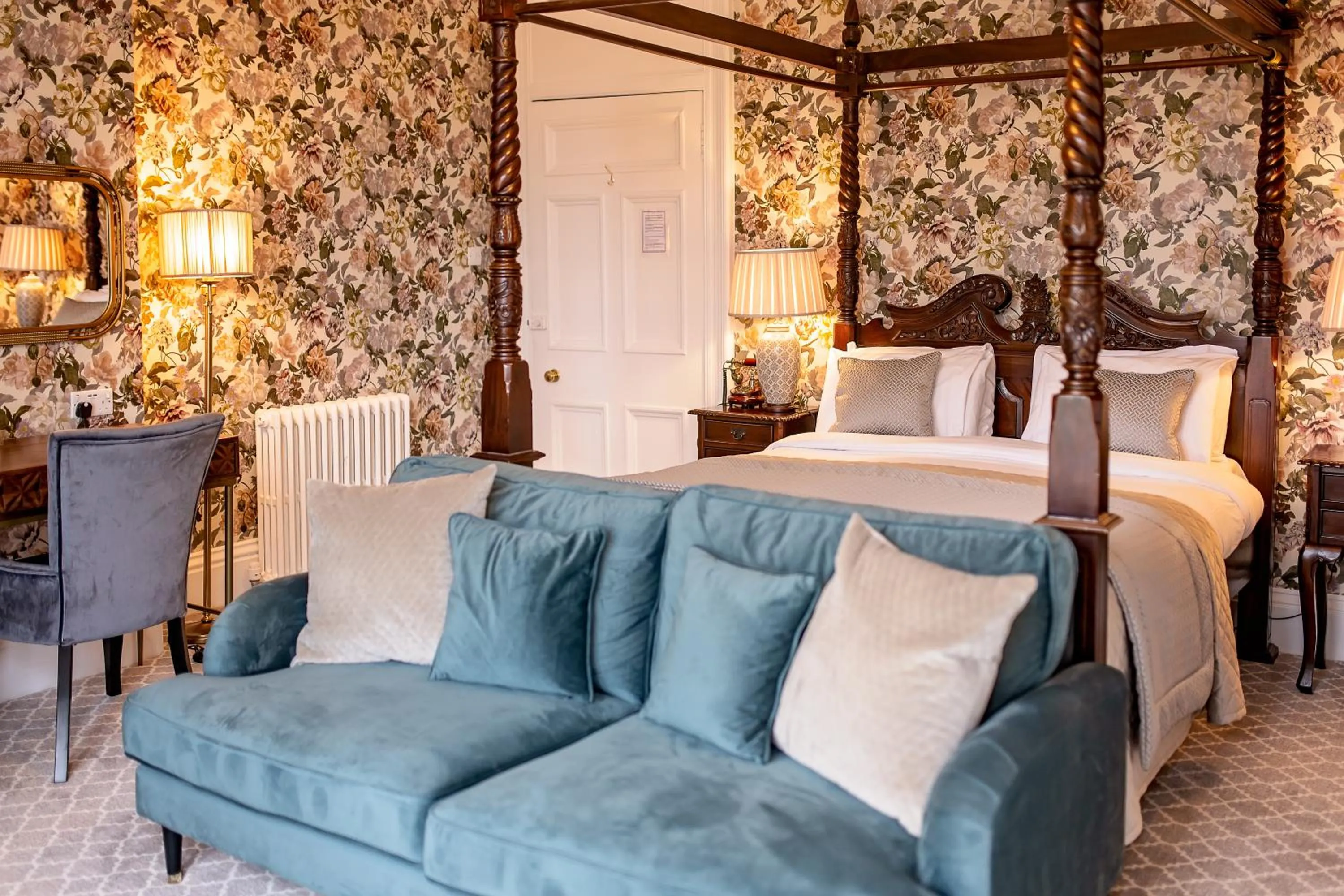 Bedroom in Glenesk Hotel