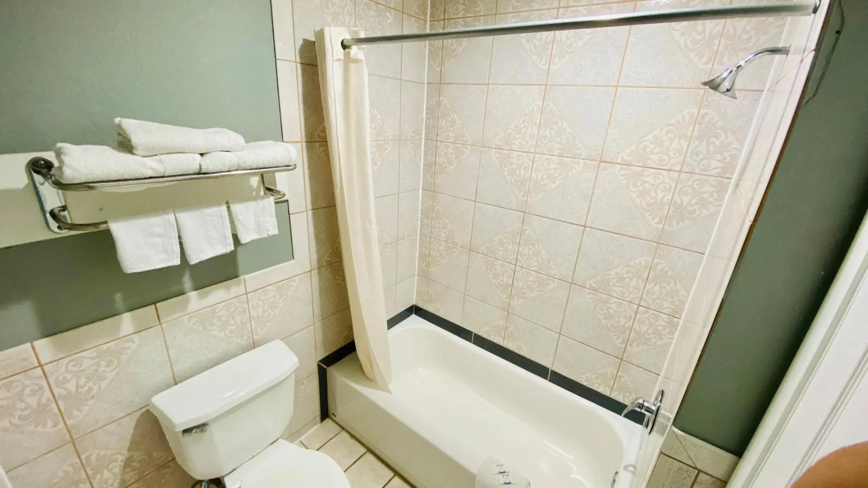 King Suite with Spa Bath in Home Place Inn and Suites-Hobby King Suite with Spa Bath in Home Place Inn and Suites-Hobby