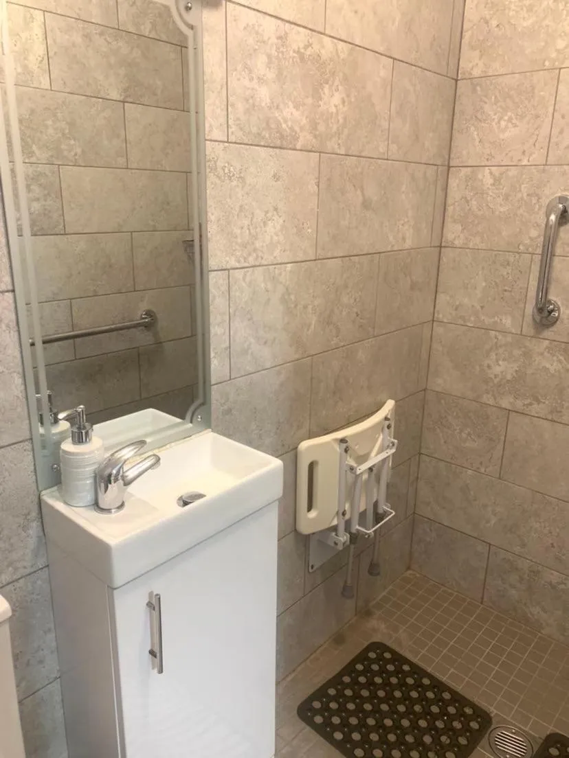 Shower in Kate's Rest