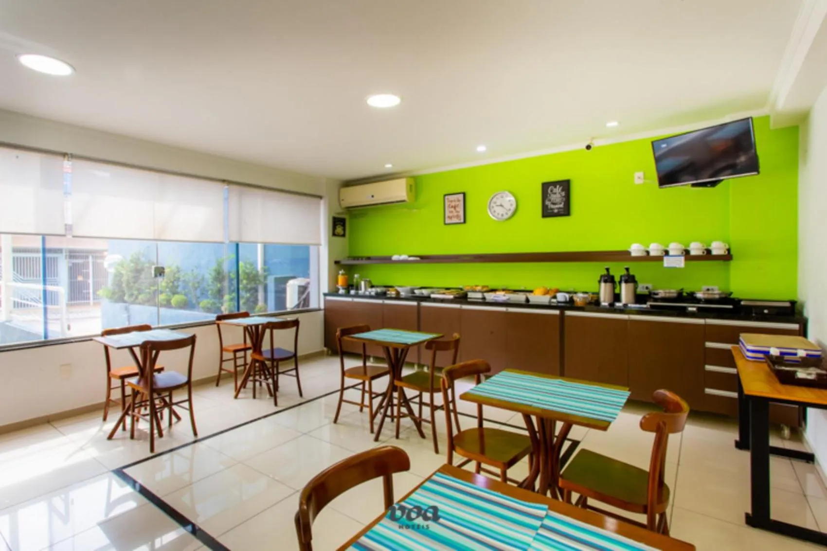 Restaurant/places to eat in VOA Convenience Hotel