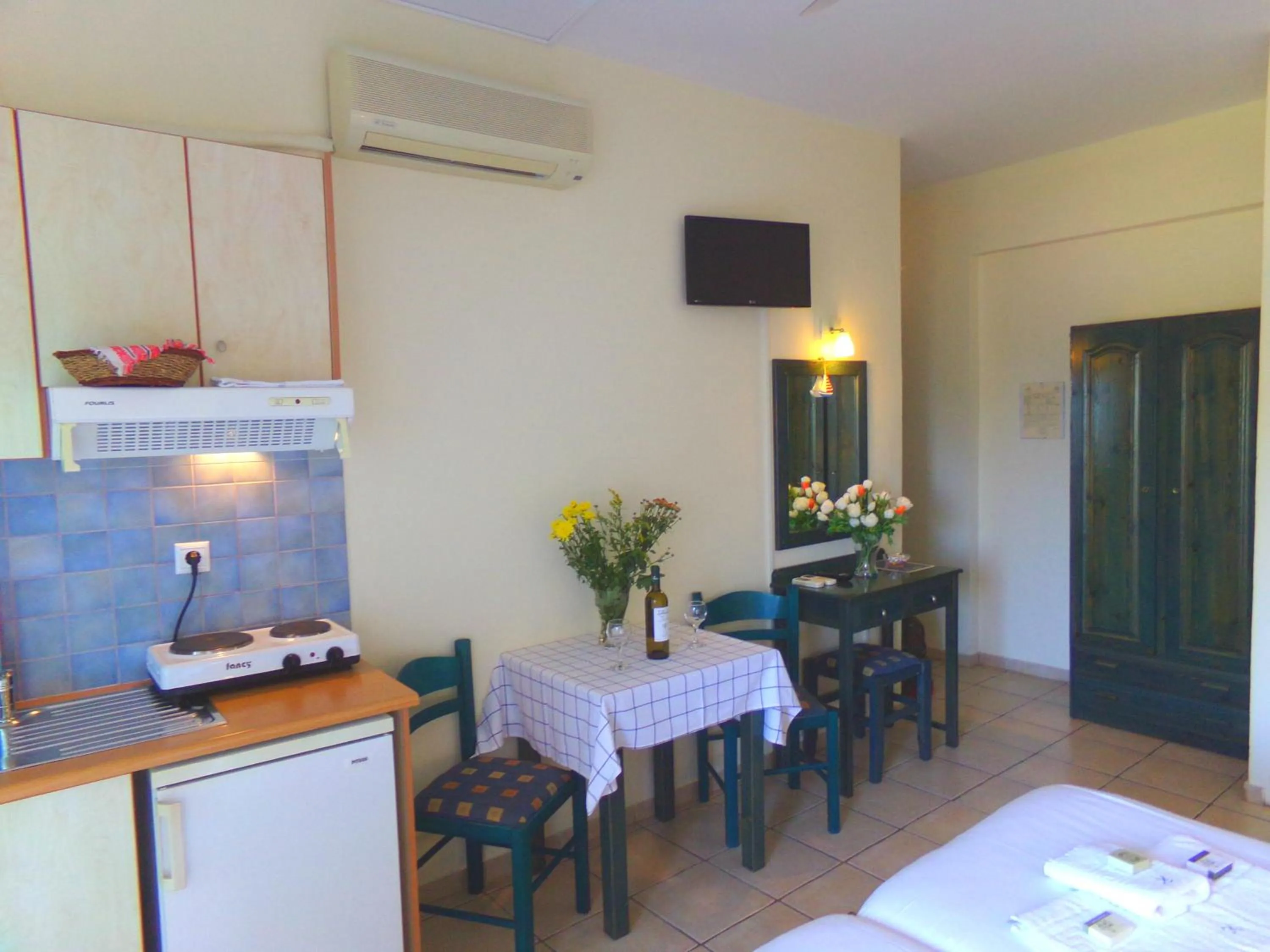 TV and multimedia in Katerina Seaside Studios