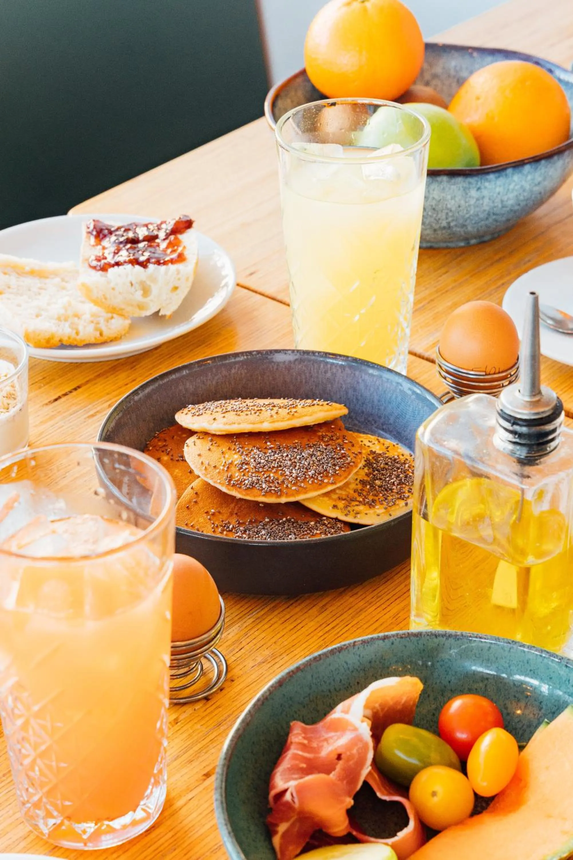 Food and drinks in Hôtel Café Miramar