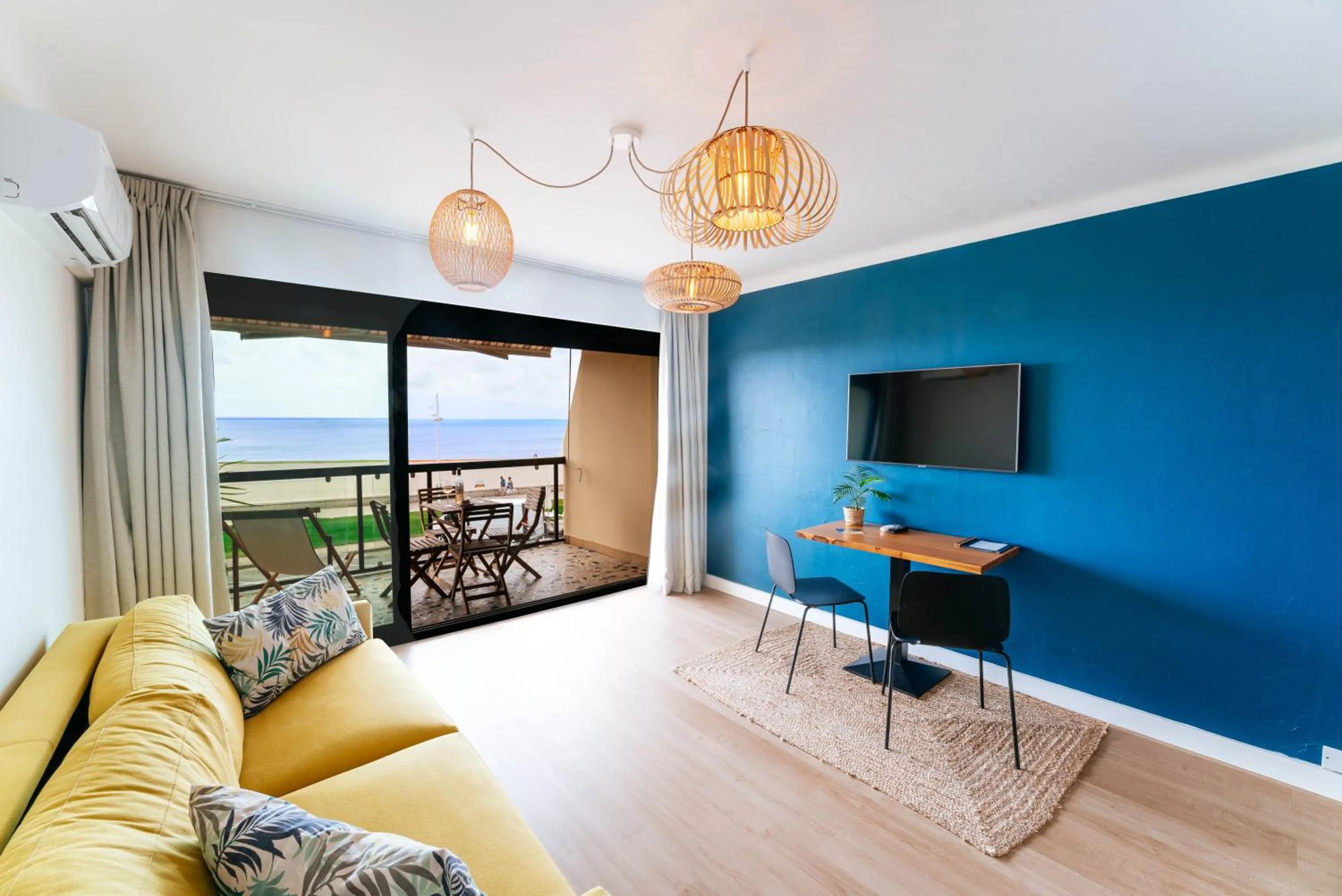 Balcony/Terrace in Hôtel Café Miramar