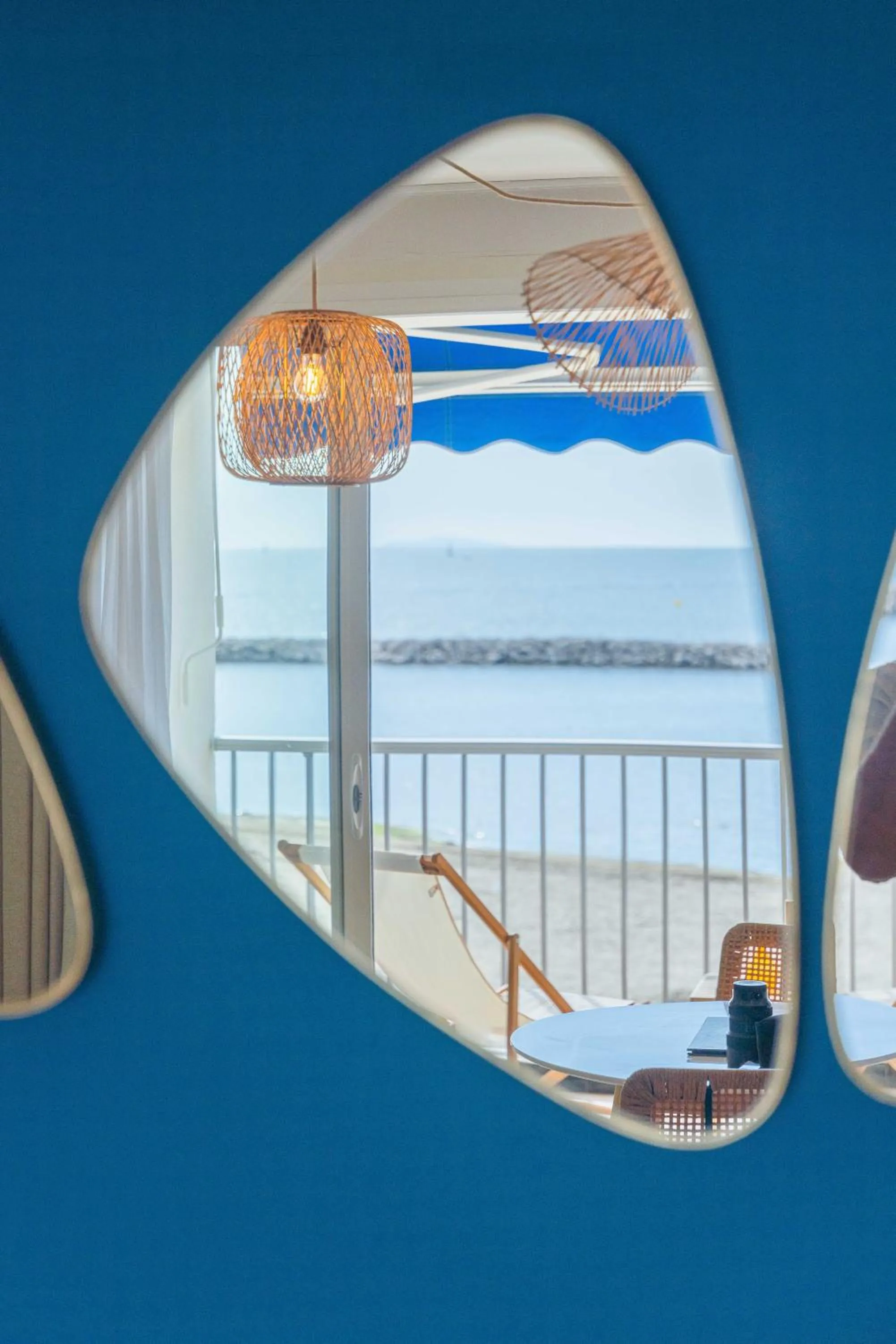 Spring in Hôtel Café Miramar