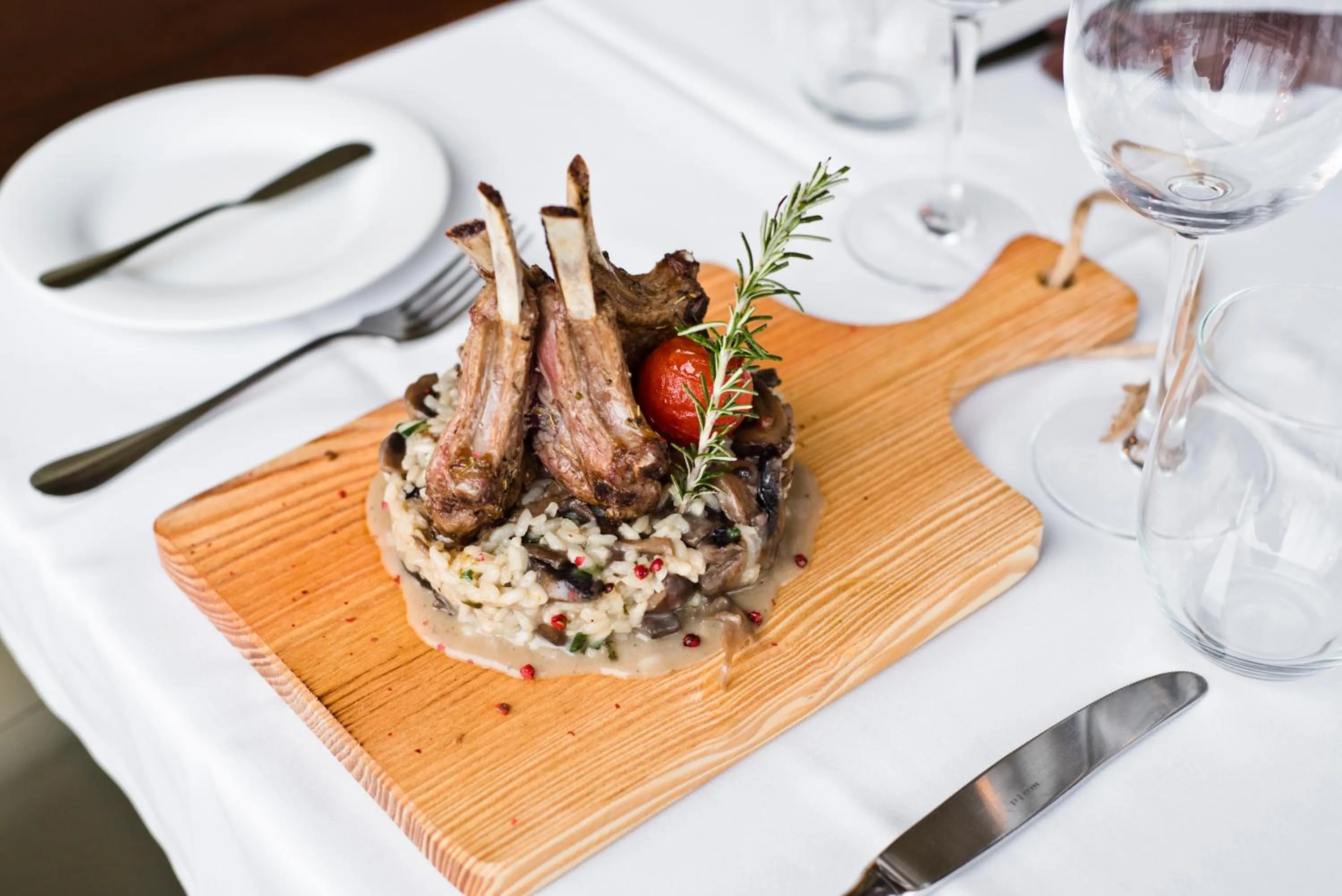 Food and drinks in Golden Tulip São João da Madeira Hotel