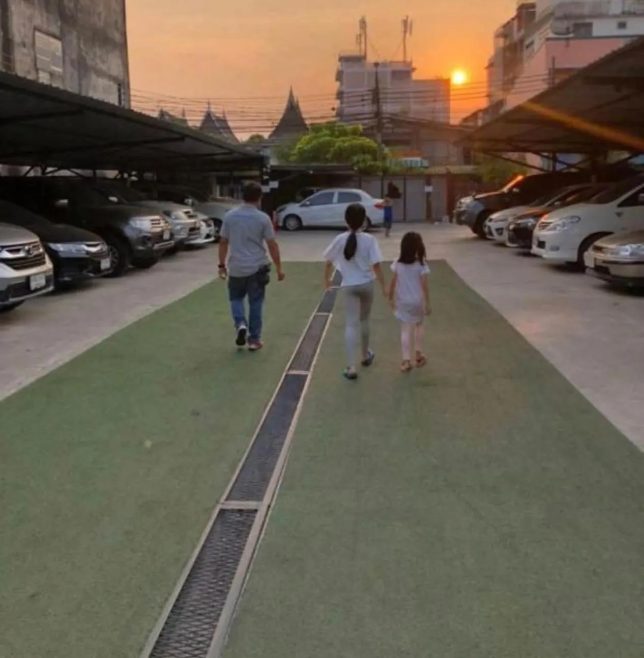 Parking in 51 Suanplu Residence