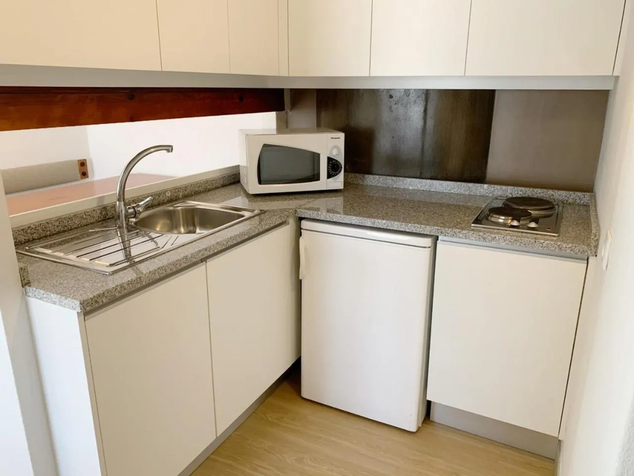 Kitchen or kitchenette in Apartamentos Guadiana