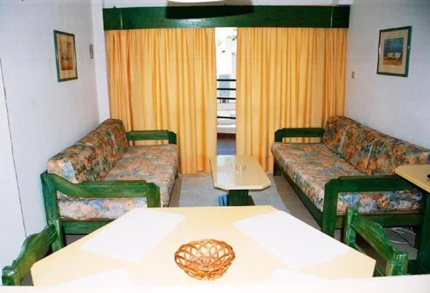 Seating area, Bed in Aparthotel Calema Avenida Jardim