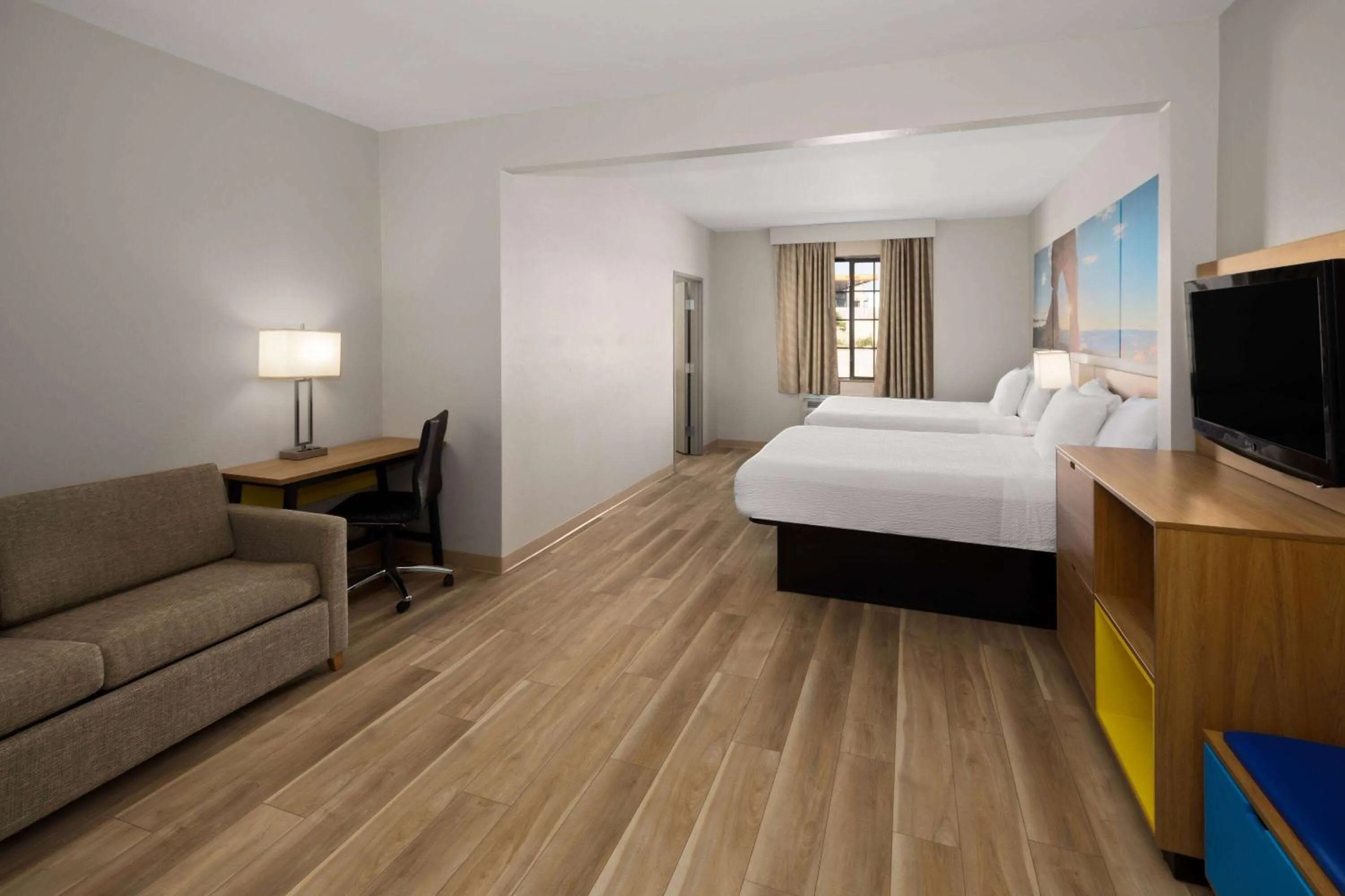 Photo of the whole room, Bed in Days Inn by Wyndham Oklahoma City