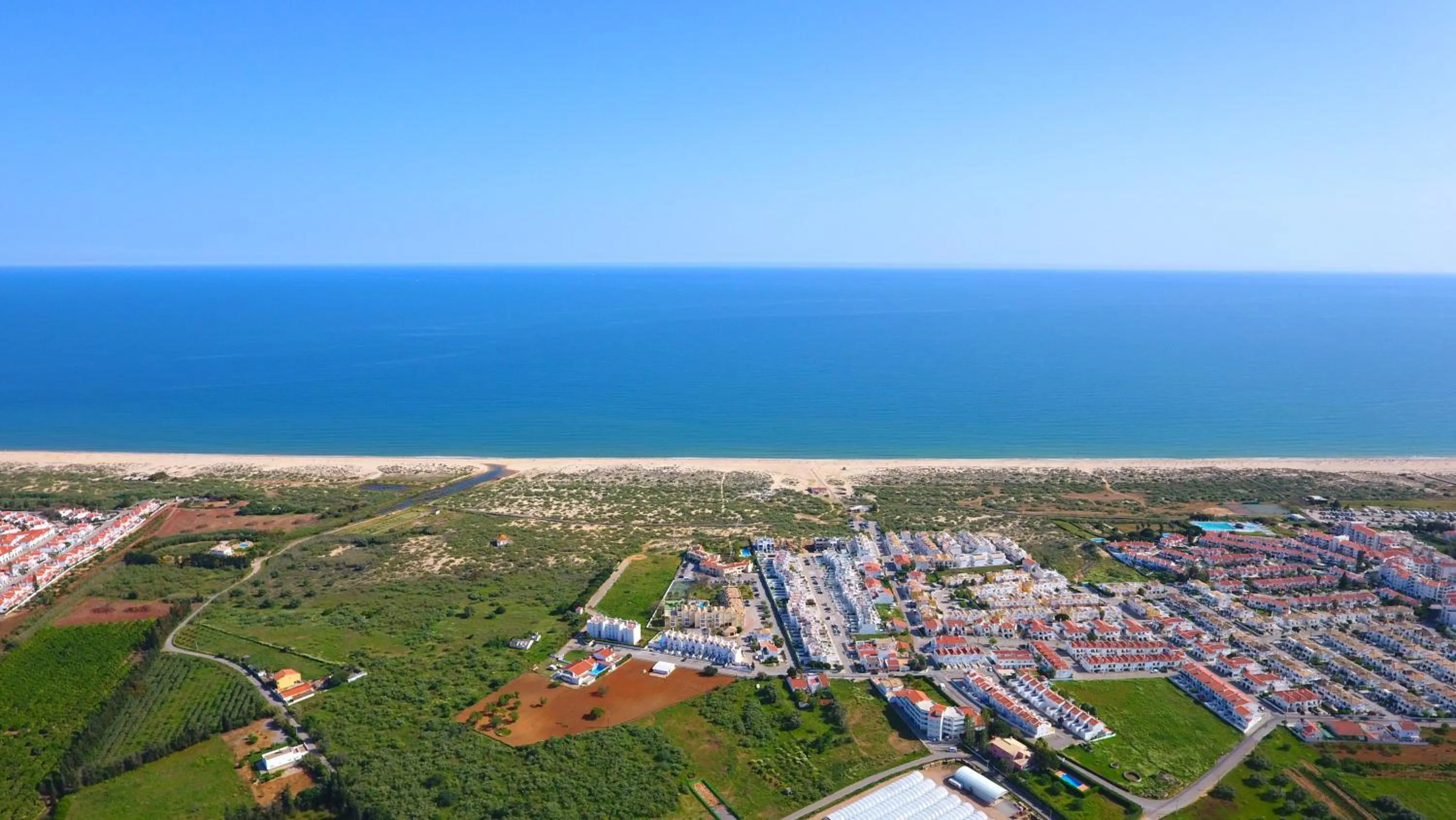 Bird's eye view in Praia da Lota Beachfront Resort - Hotel & Apartments