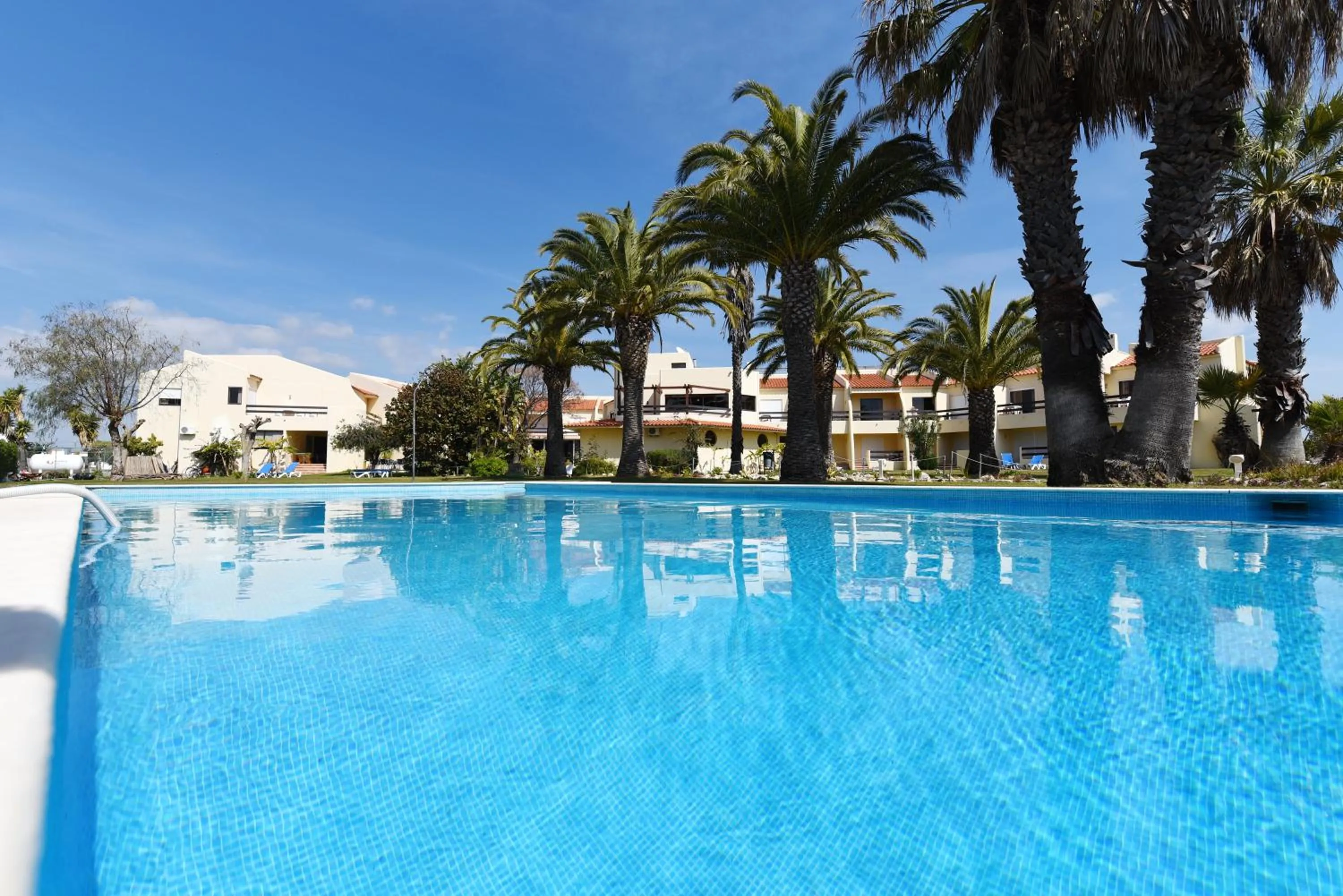 Swimming pool in Praia da Lota Beachfront Resort - Hotel & Apartments