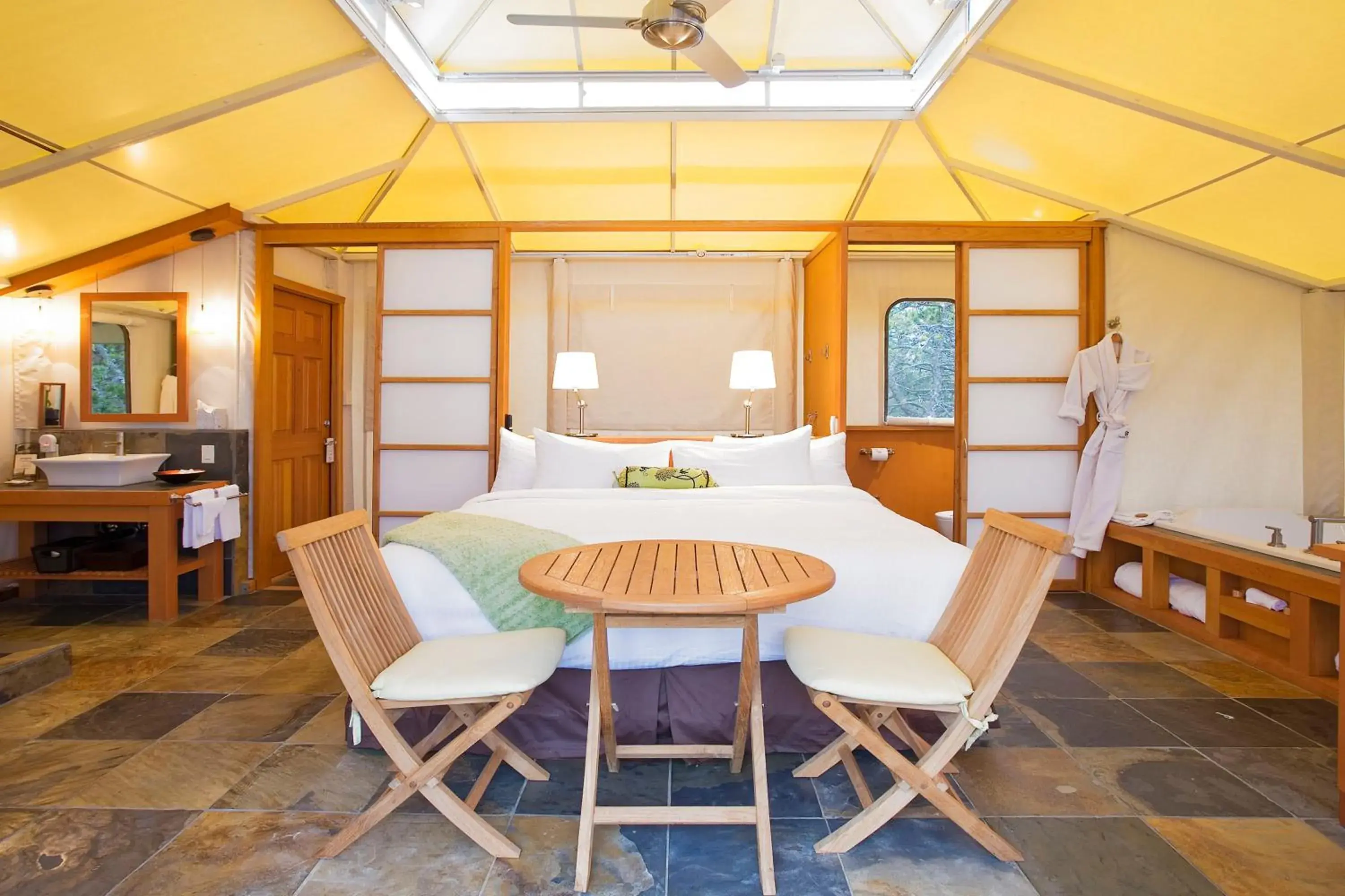 Premium Oceanview Tenthouse in Rockwater Secret Cove Resort Premium Oceanview Tenthouse in Rockwater Secret Cove Resort