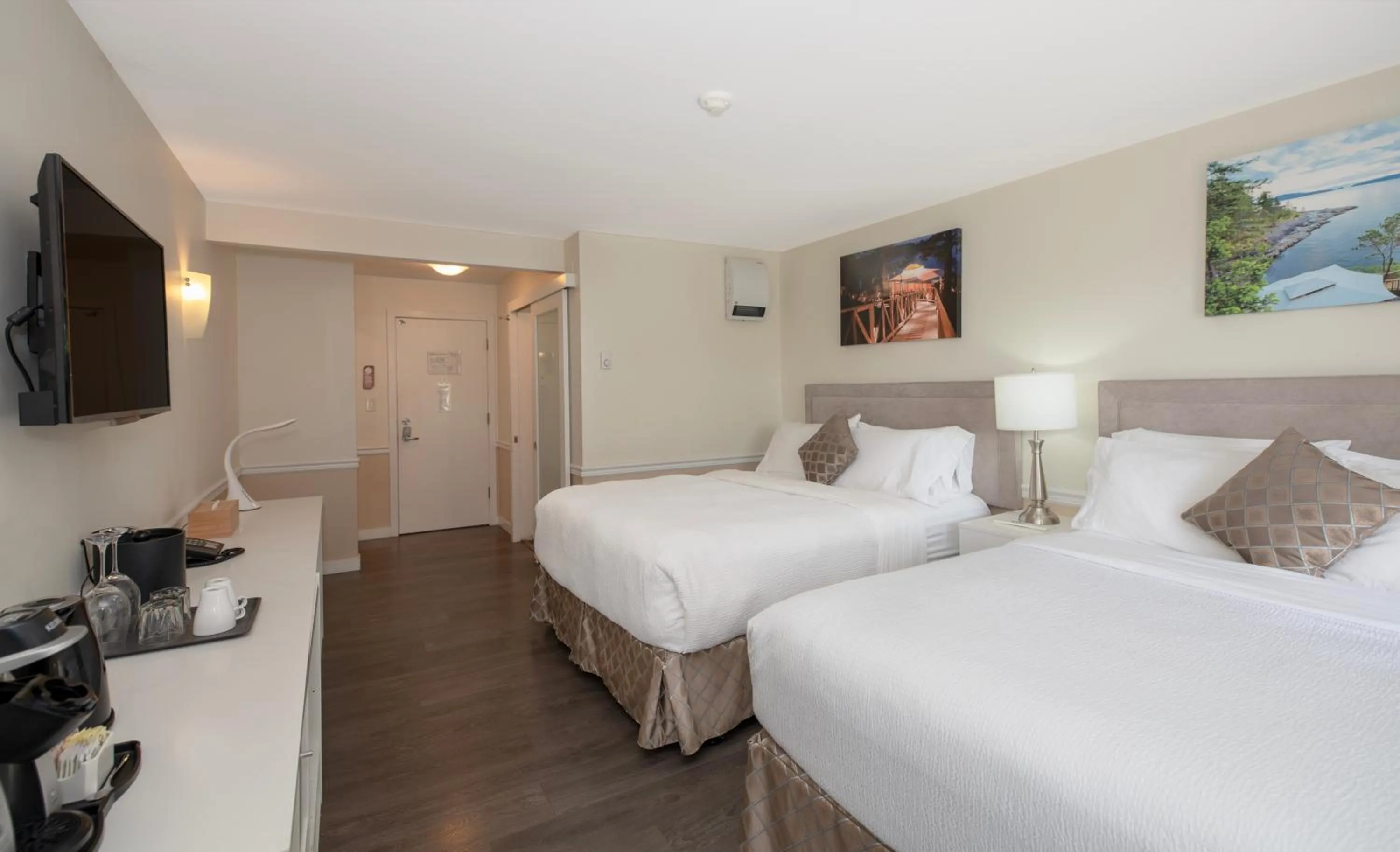 Bedroom, Bed in Rockwater Secret Cove Resort