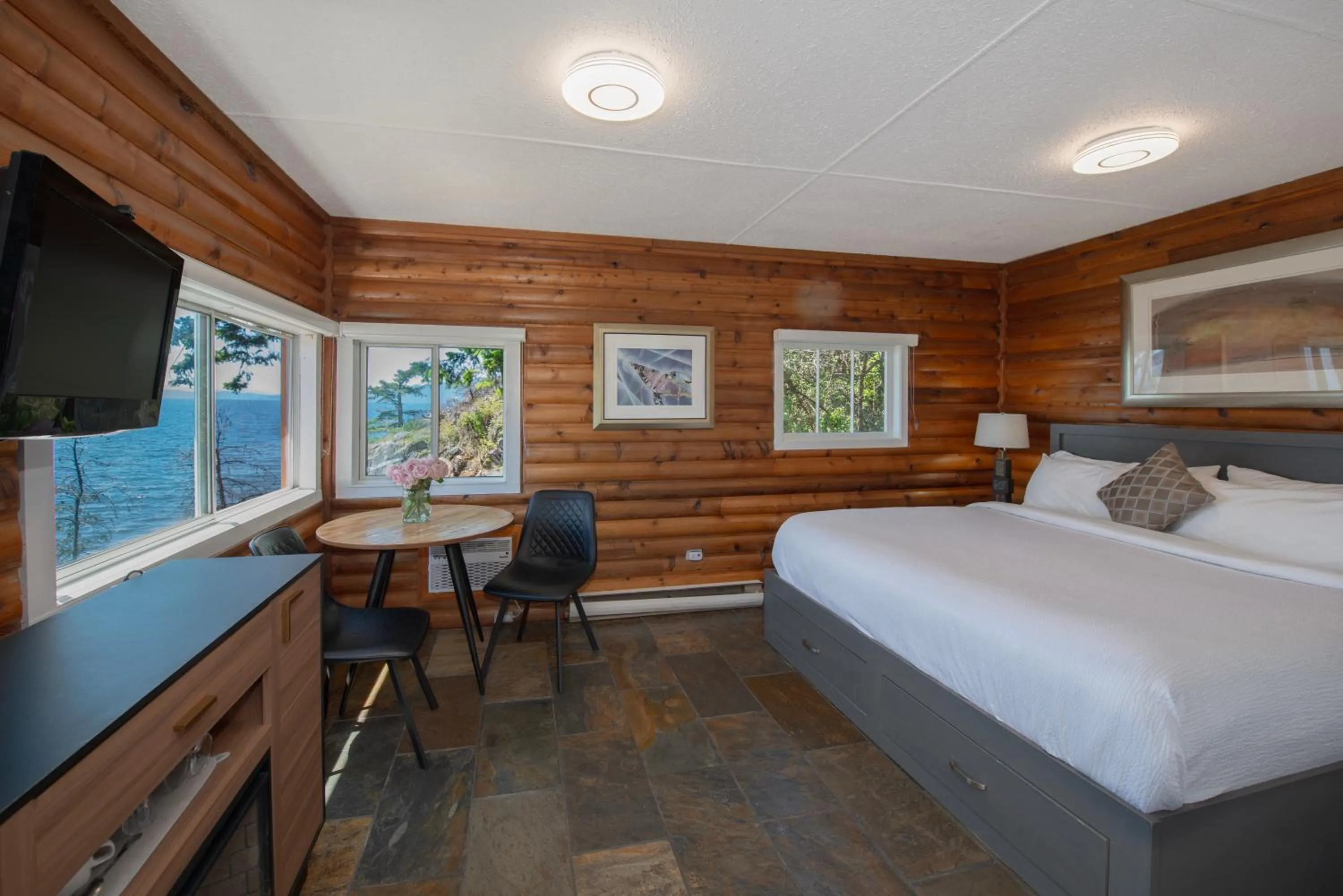 Bedroom, Bed in Rockwater Secret Cove Resort