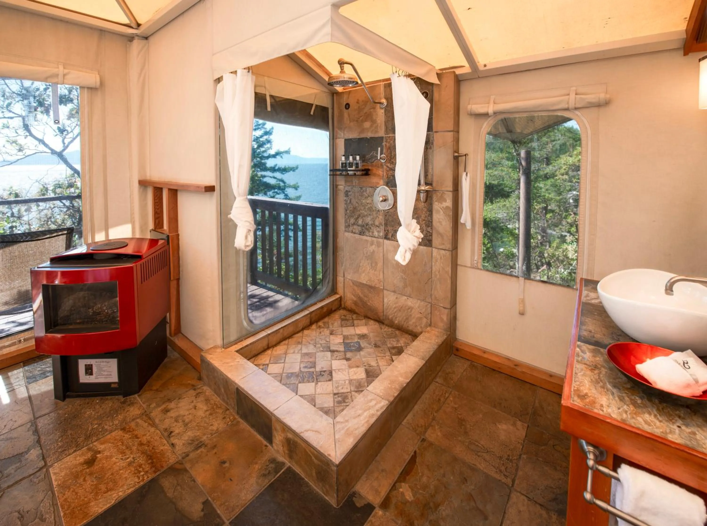 Bathroom in Rockwater Secret Cove Resort