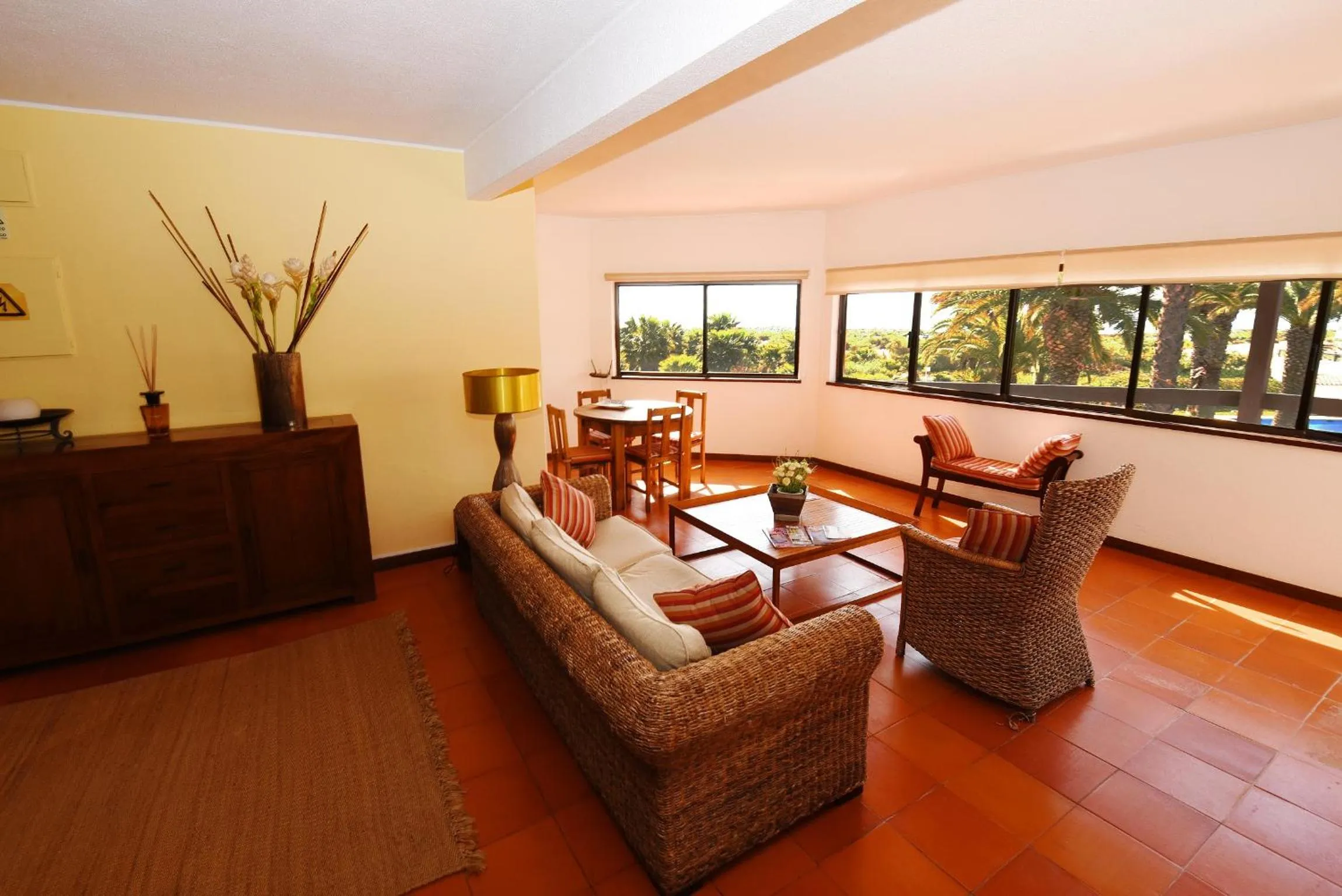 Area and facilities in Praia da Lota Resort – Beachfront Hotel