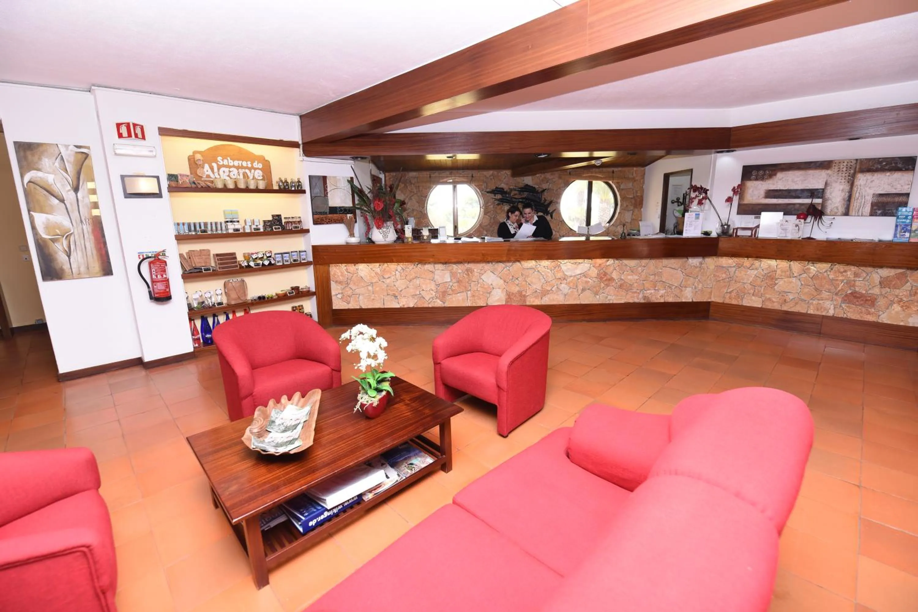 Lobby or reception in Praia da Lota Resort – Beachfront Hotel