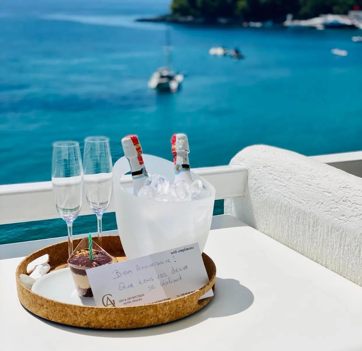 Restaurant/places to eat in Geo & Art Boutique Hotel Himara